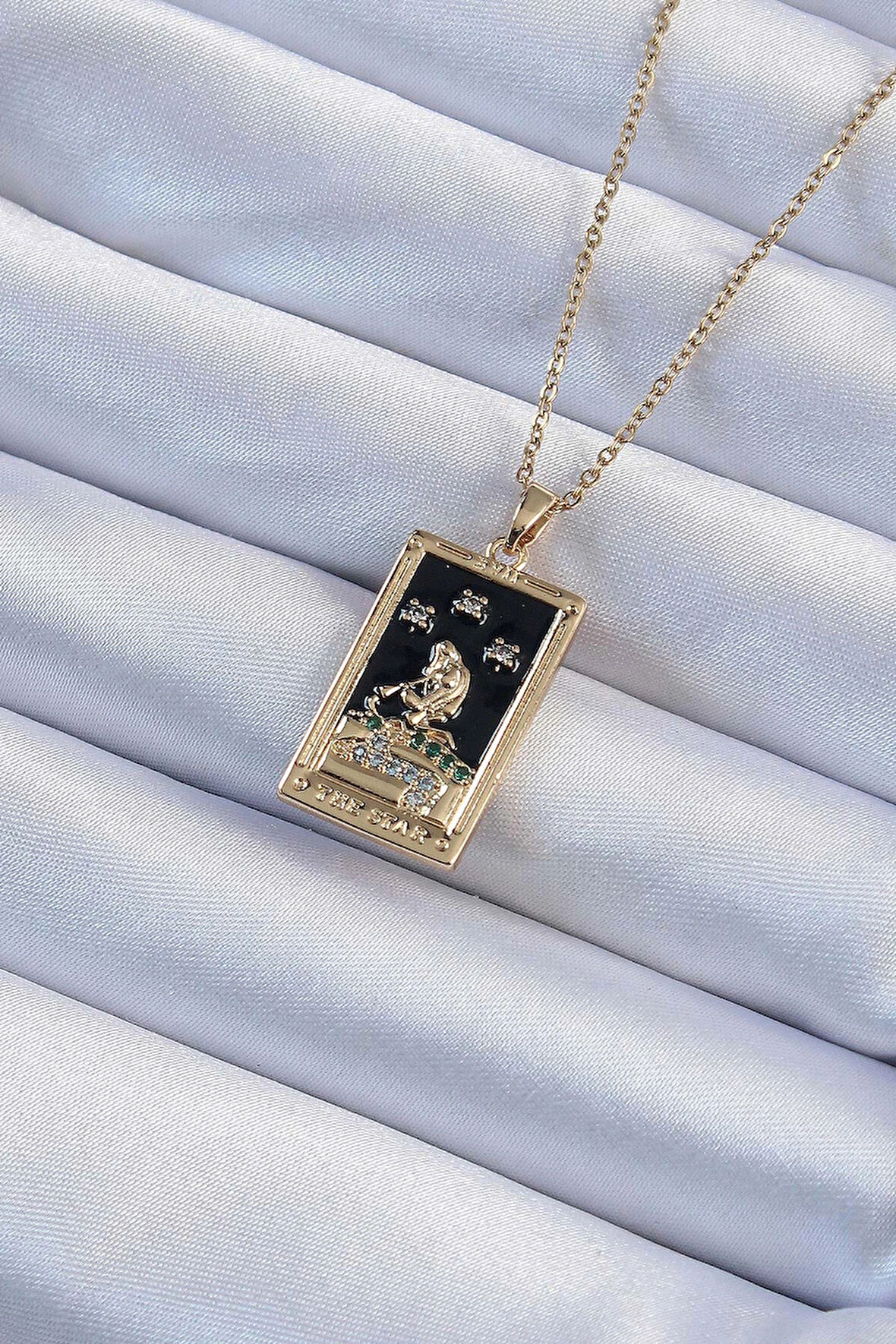 Dodes Dodes 316L Çelik Zincir Altın Renk Zirkon Taşlı Siyah Mineli Kız Figürlü Tarot Kolye TG27BKO9227