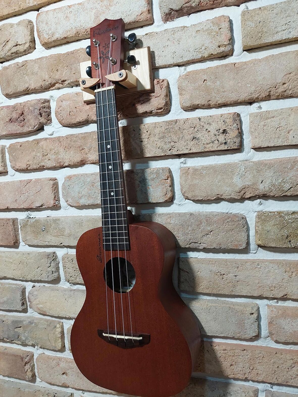 Ukulele Stand Duvar Askı Aparatı Stantı Naturel Donizetti