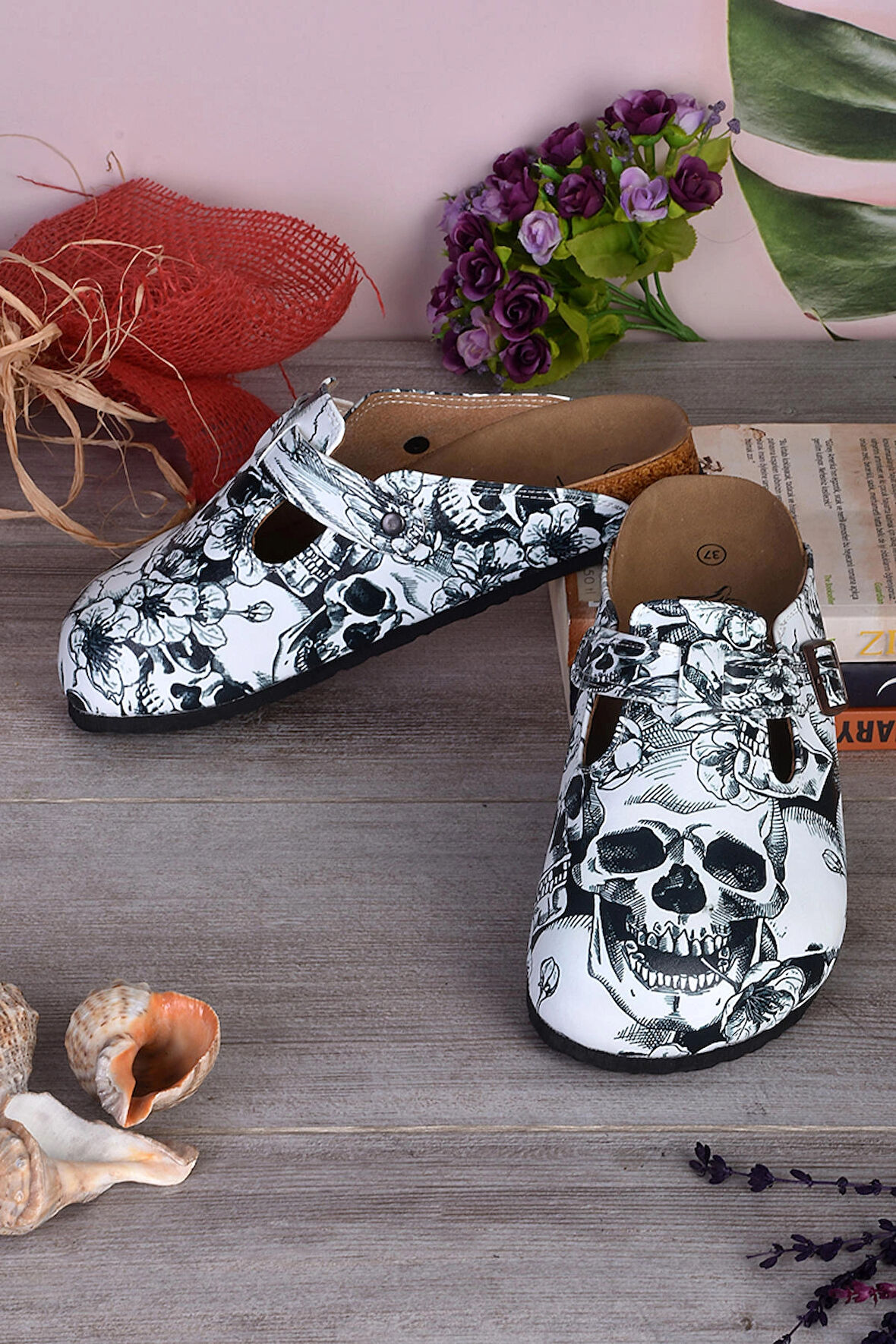 8012 Kuru Kafa Desenli Sabo Terlik