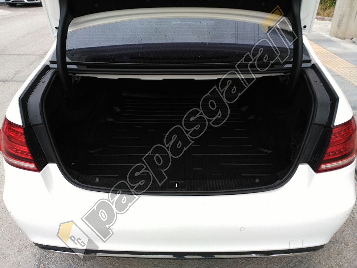 Mercedes E Serisi W212 Bagaj Havuzu Rampalı 2009-2016 Arası