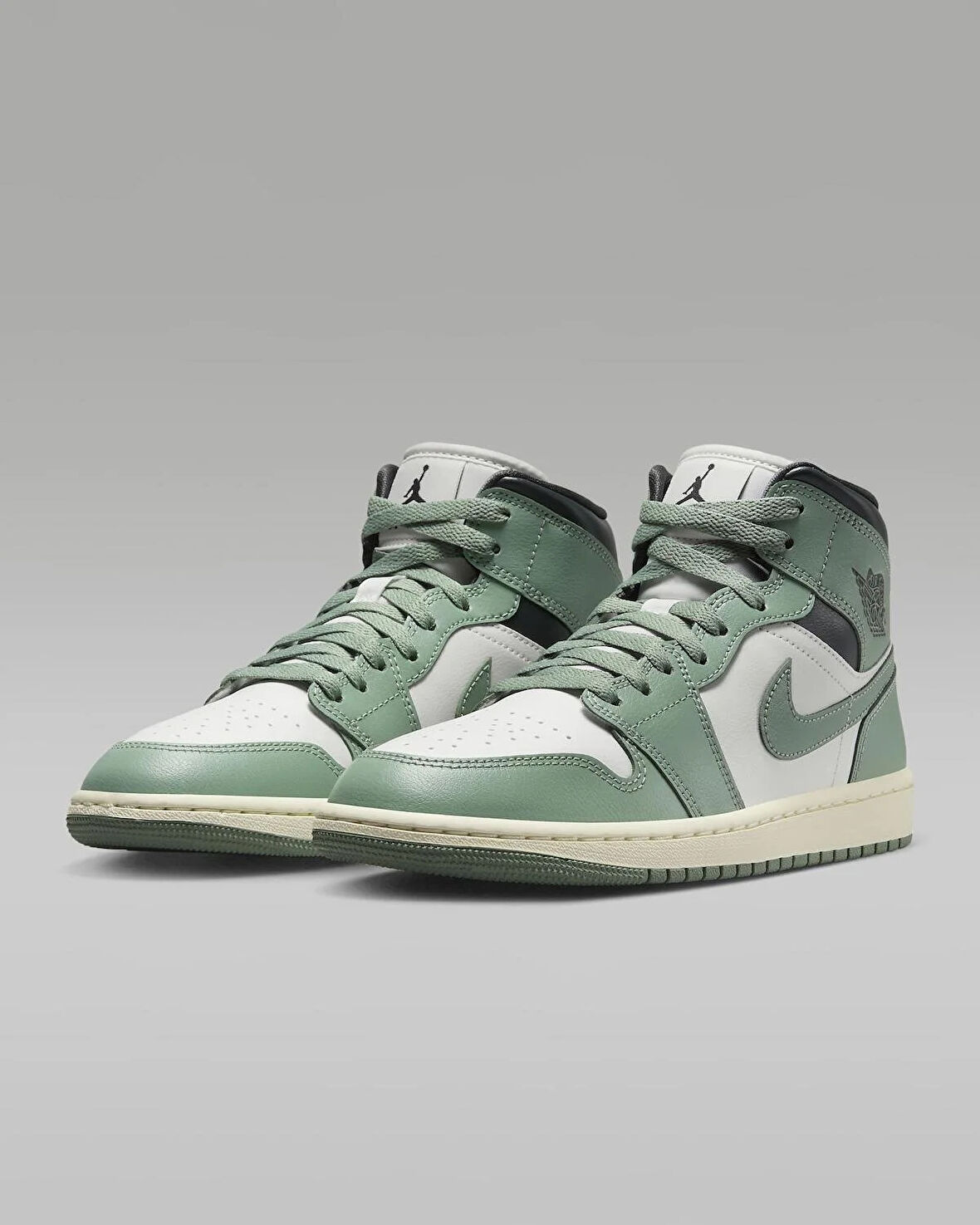 Nike WMNS AIR JORDAN 1 MID BQ6472 130 (YARIM NUMARA BUYUK ALMANIZI ONERIYORUZ.)-Orijinal Barkodlu Ürün