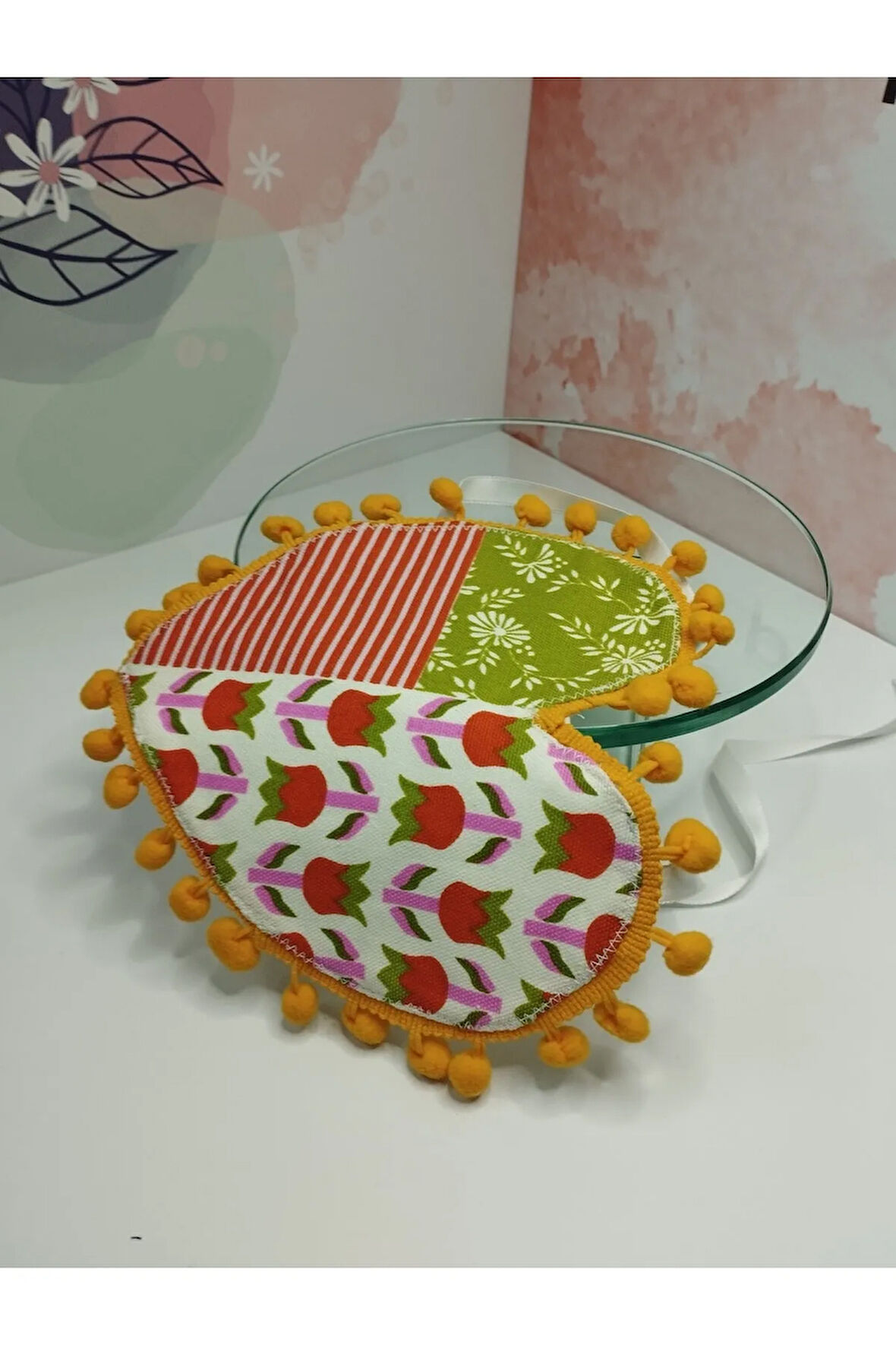 Mama Önlüğü Kalp Şeklinde Ponponlu - Çok Renkli - Organik & El Yapımı