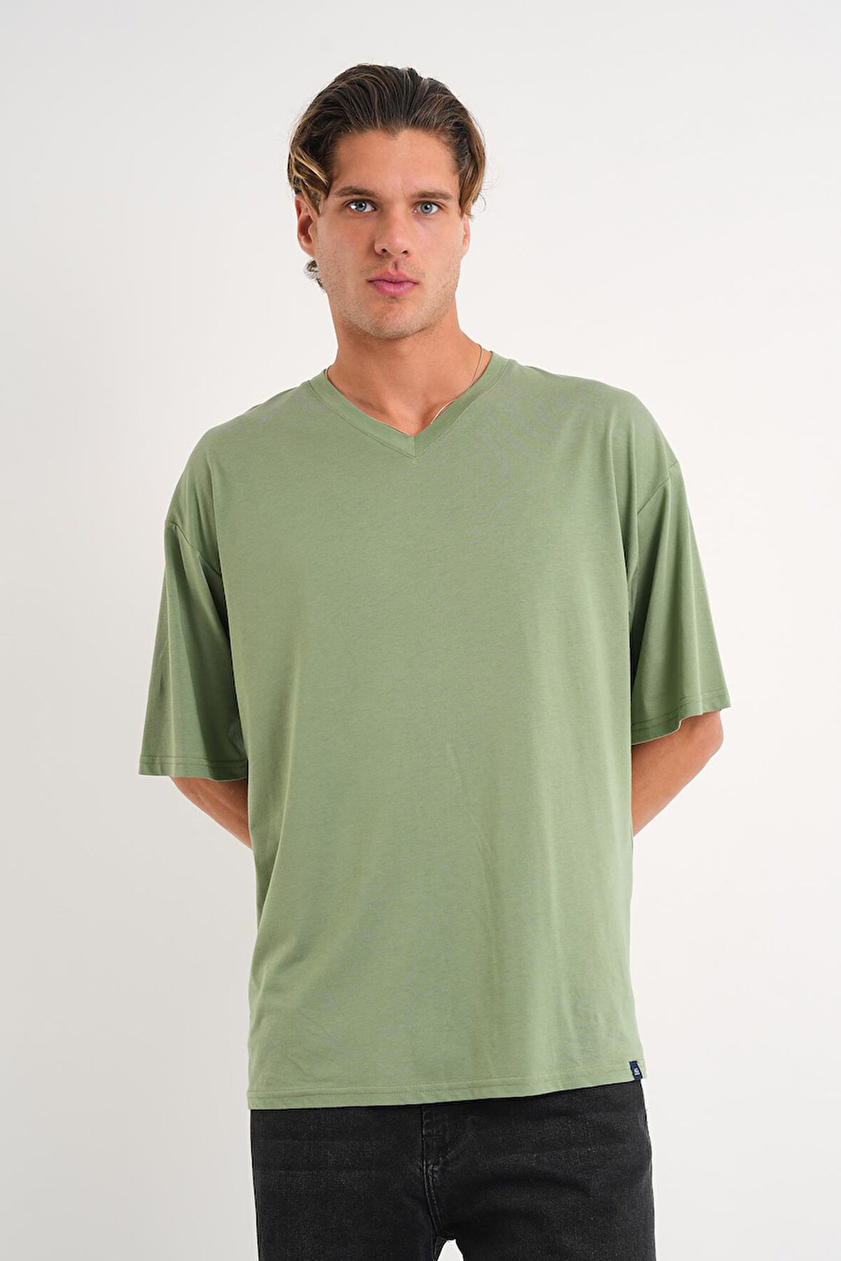 ALEXANDERGARDI V Yaka Oversize T-shirt (E24-742A)