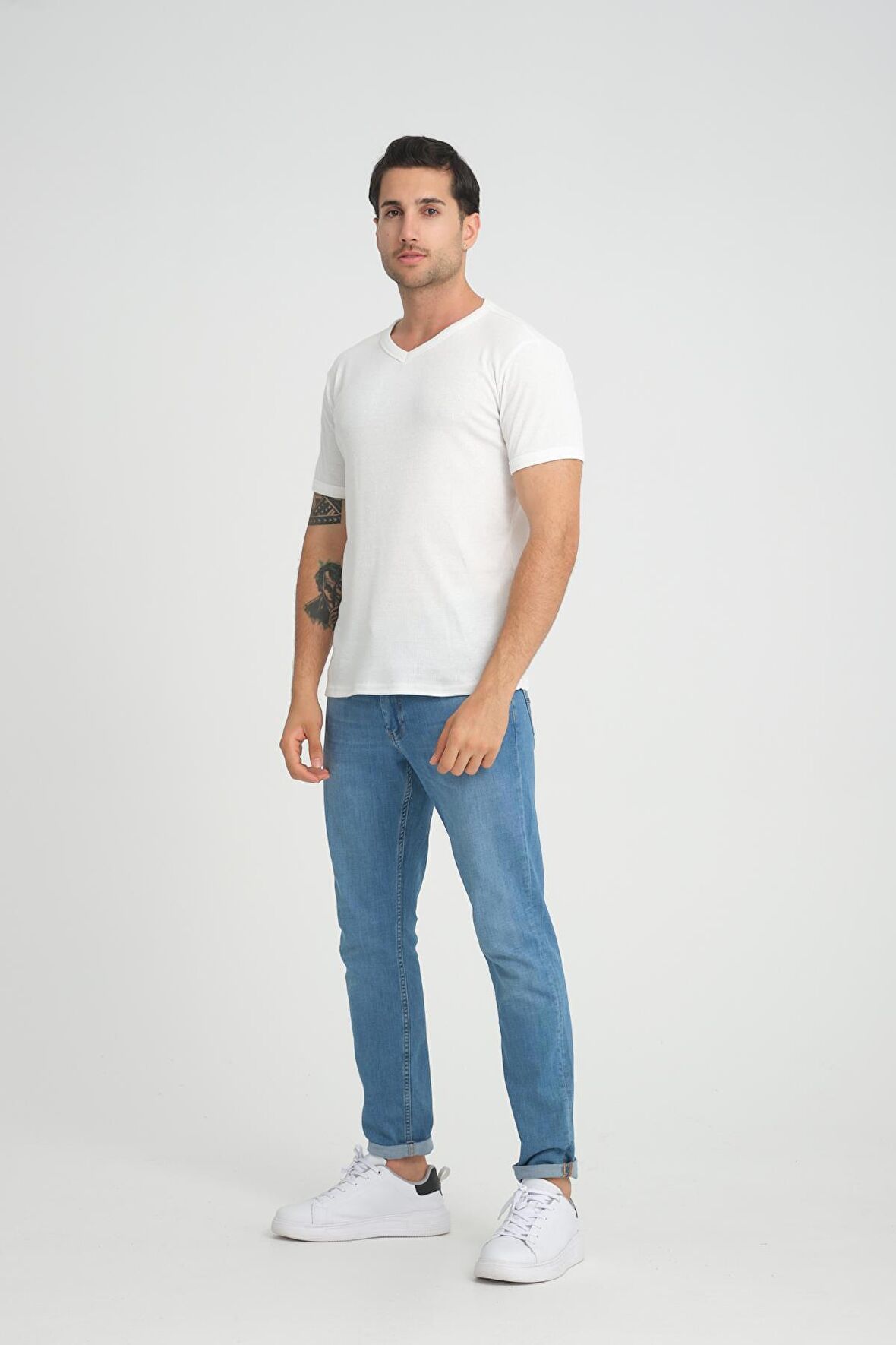 ALEXANDERGARDI FİTİLLİ V YAKA REGULAR FİT T-SHİRT (E24-74602)