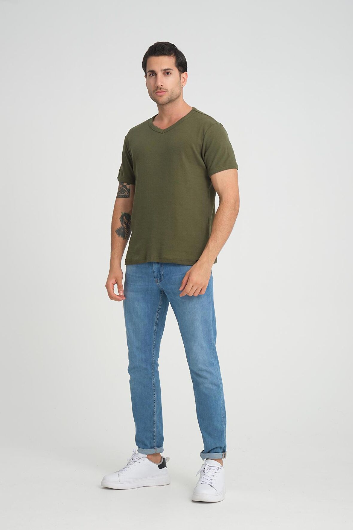 ALEXANDERGARDI FİTİLLİ V YAKA REGULAR FİT T-SHİRT (E24-74602)