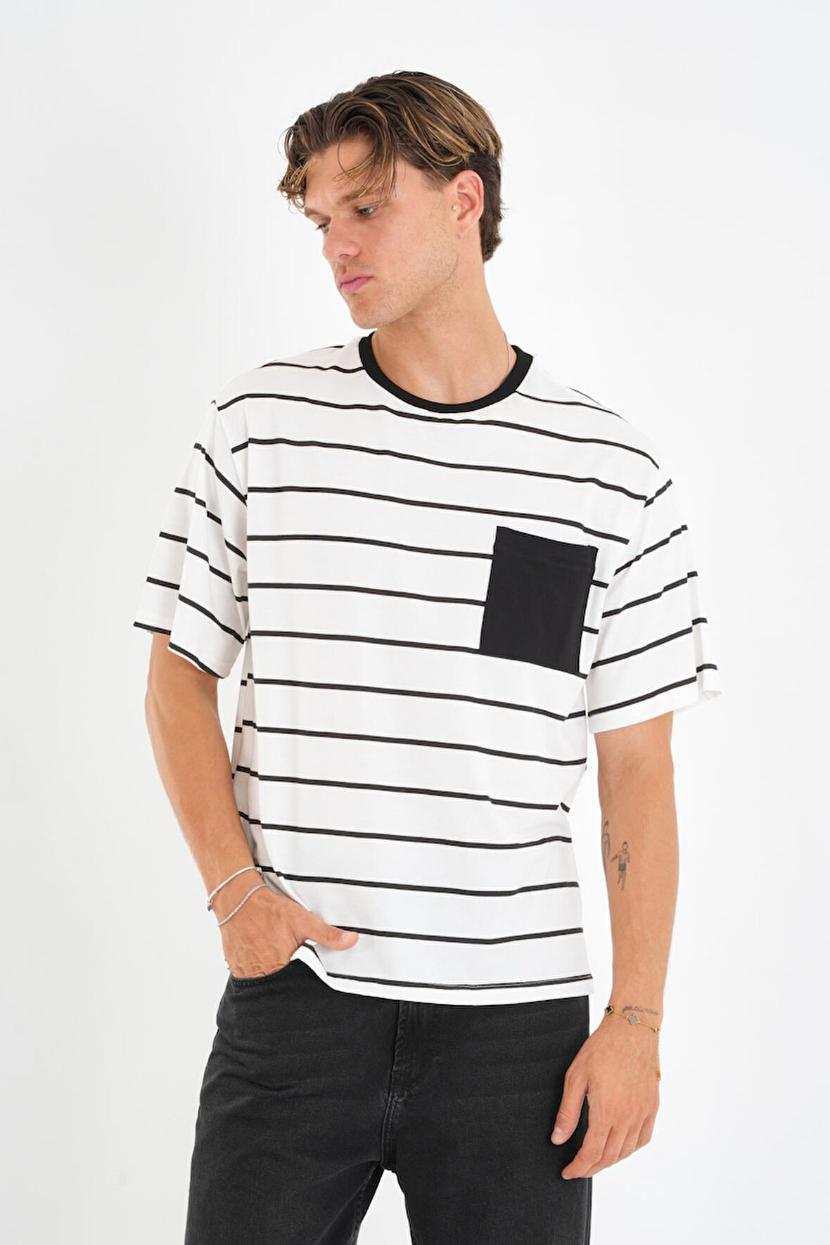 ALEXANDERGARDI Cep Detaylı Bisiklet Yaka Çizgili T-shirt