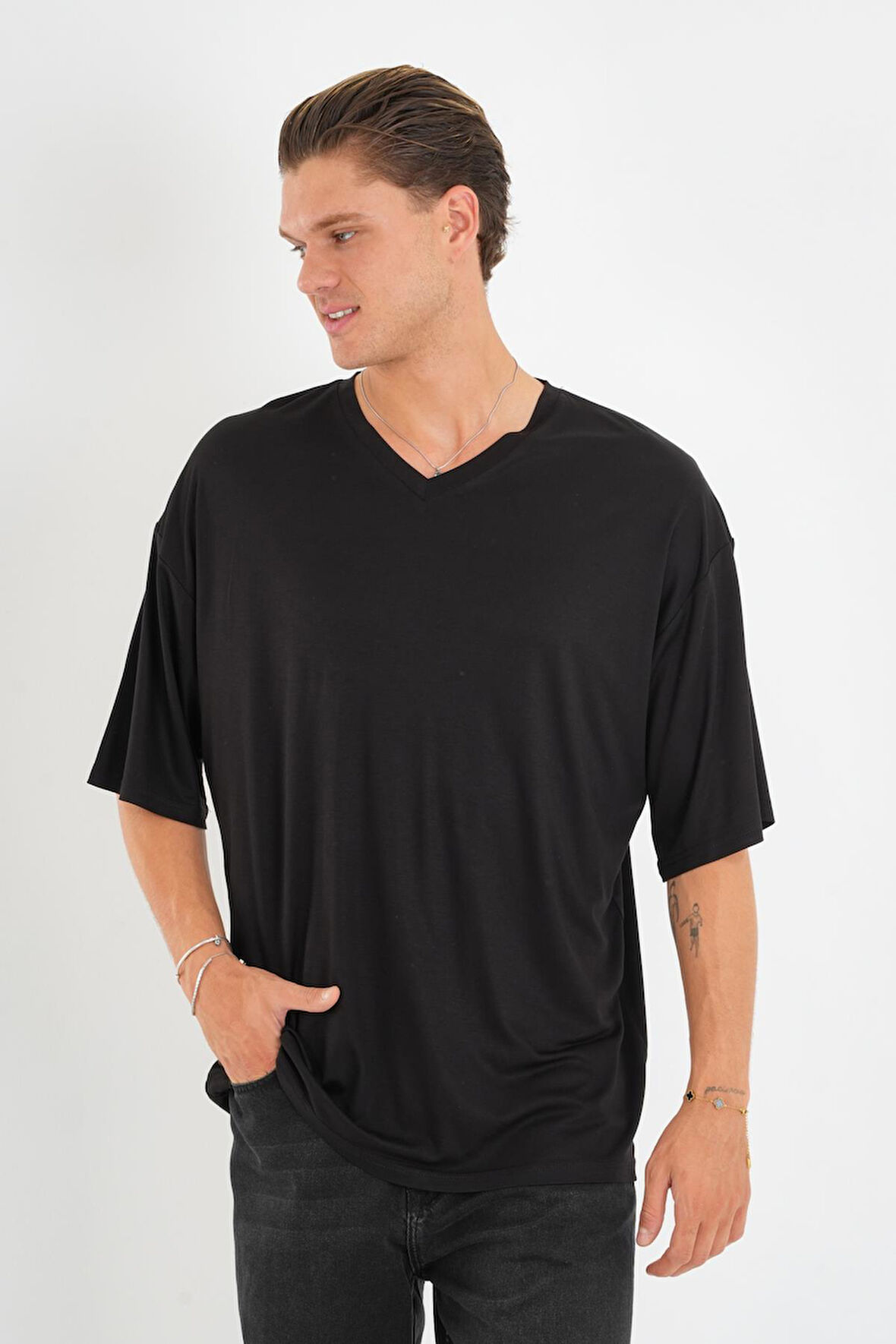 ALEXANDERGARDI V Yaka Oversize T-shirt