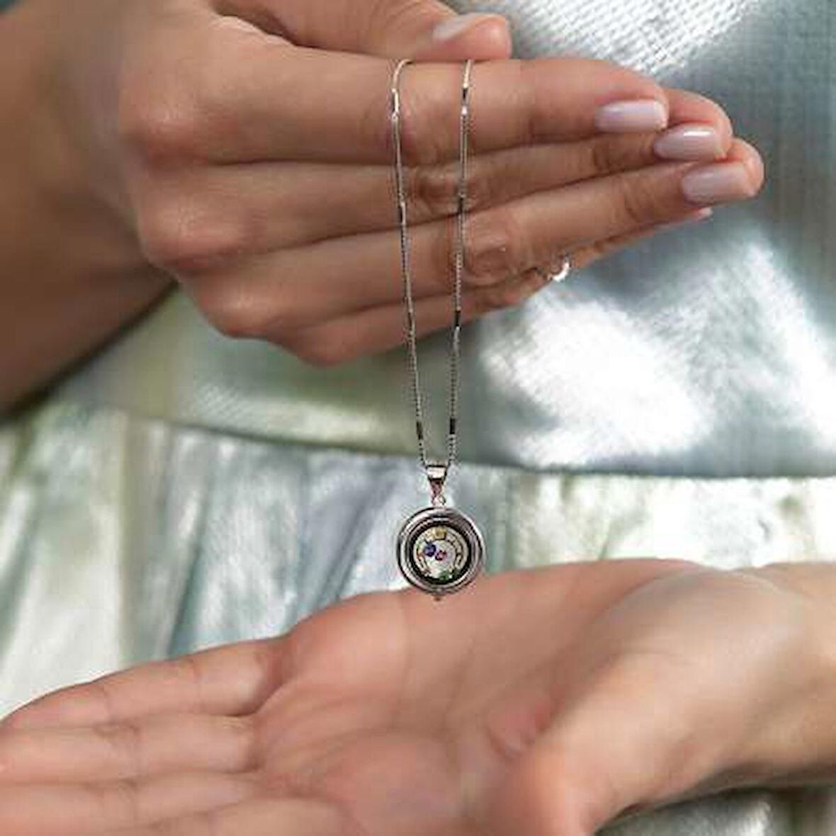 Multicolor Zirkon Taşlı Oval Tasarım At Nalı Detaylı 925 Ayar Gümüş Kadın Şans Kolyesi
