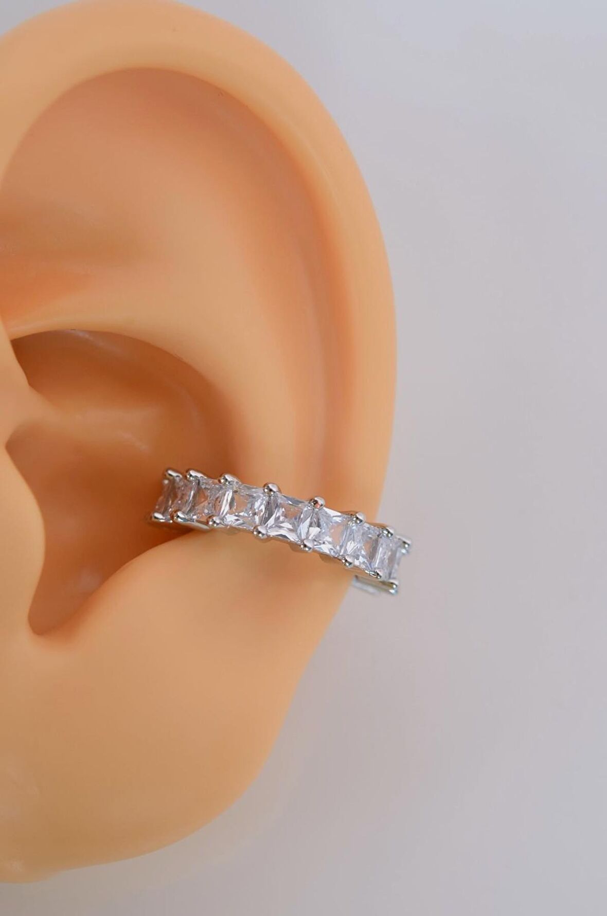 Zirkon Taşlı Gümüş Renkli Earcuff Taşlı Halka Sıkıştırmalı Kıkırdak Küpesi