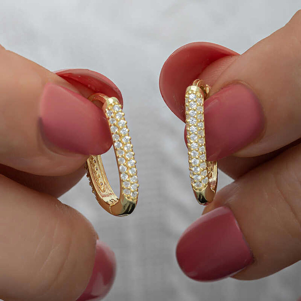Ebuz Gümüş Gold Çift Sıra Beyaz Taşlı J Kadın Küpe