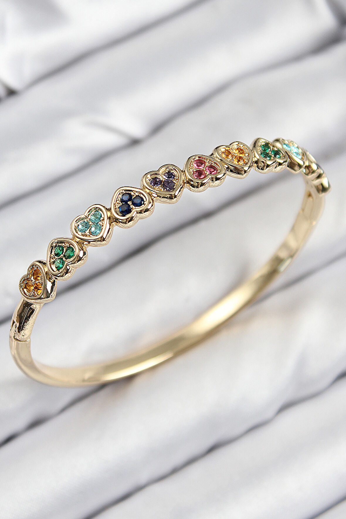 Pirinç Renkli Zirkon Taşlı Sıralı Kalp Model Gold Renk Kadın Kelepçe