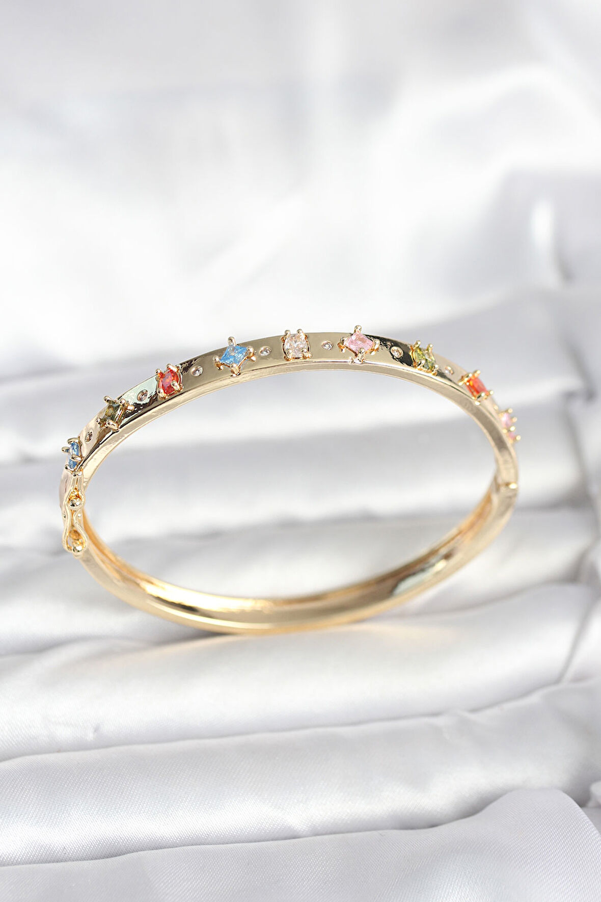 Pirinç Gold Renk Zirkon Taşlı Kelepçe Bileklik