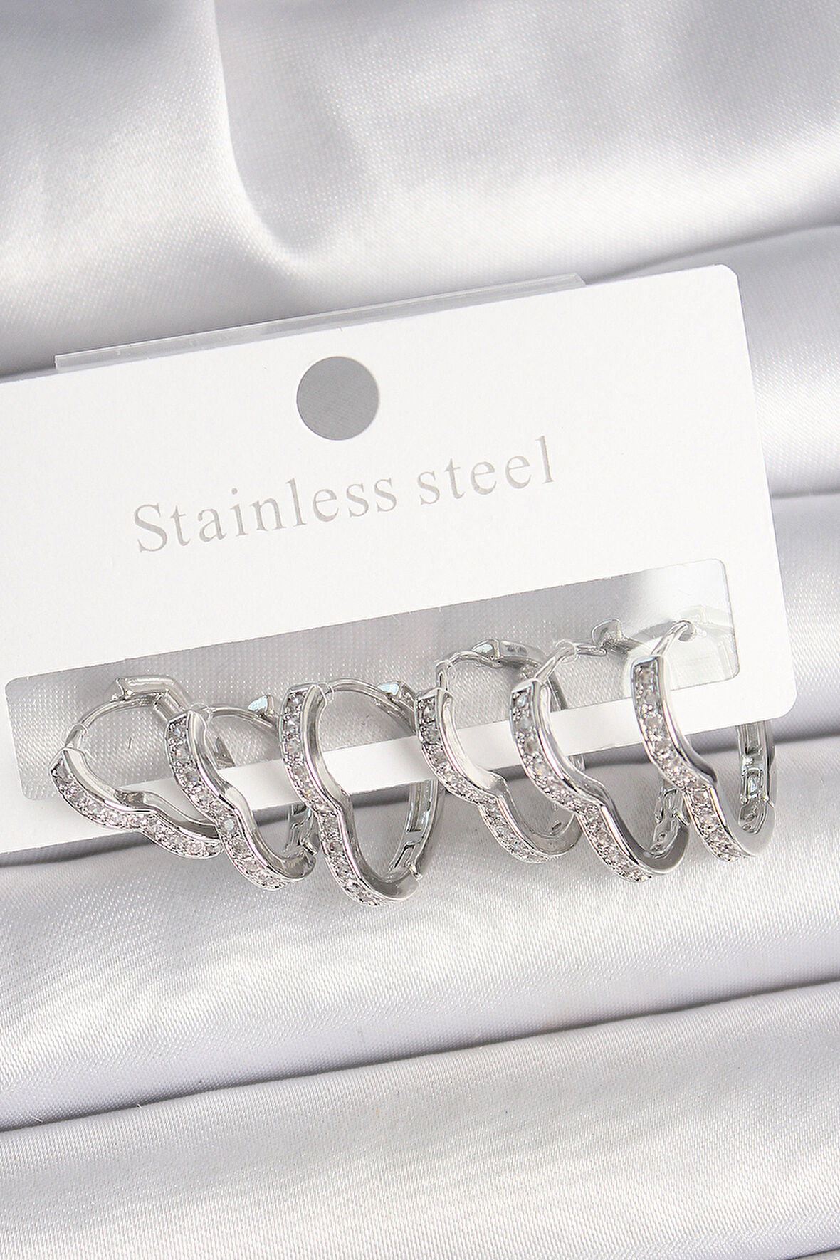 Pirinç Gümüş Renk Zirkon Taşlı 3 Çift Kalp Model Kadın Küpe