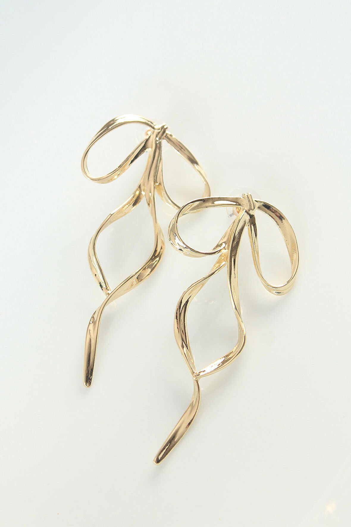 Pirinç Gold Renk Fiyonk Küpe - EBJ240521W24136