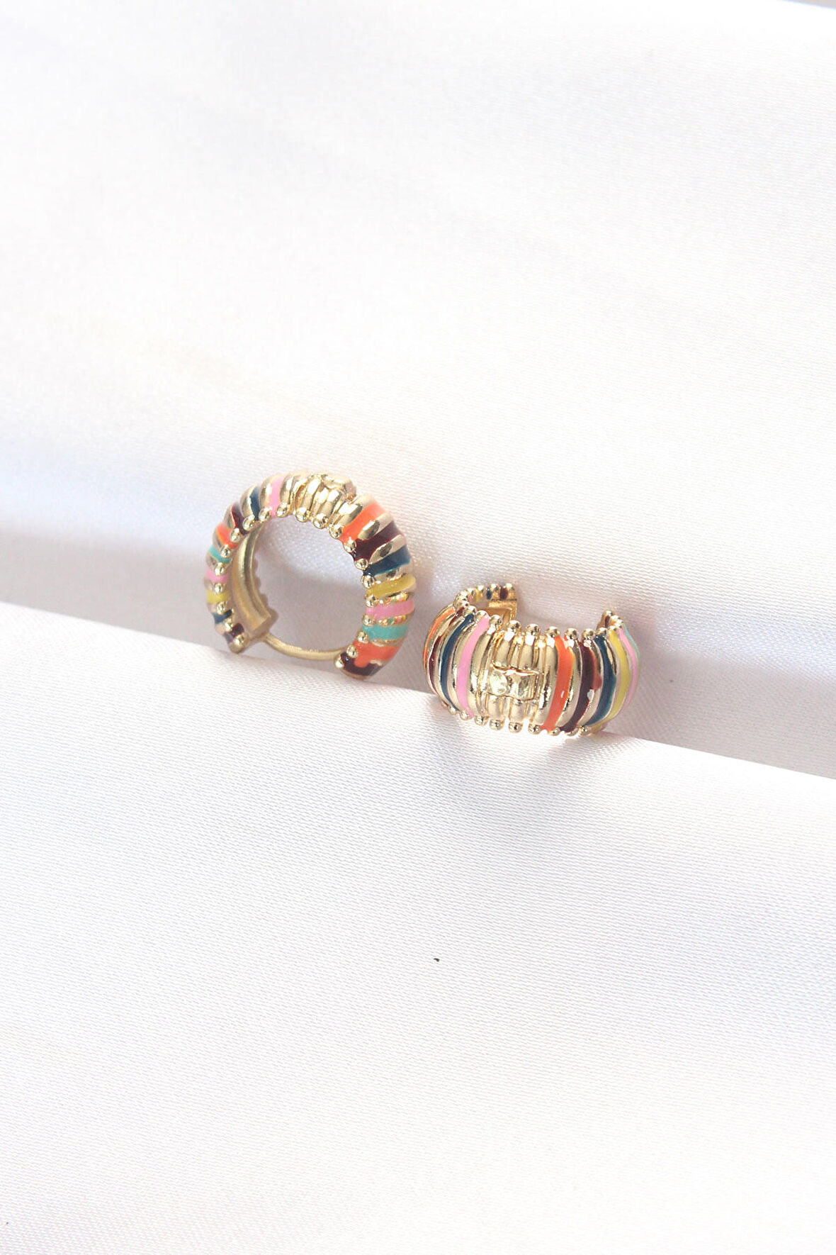 Pirinç Gold Renkli Mineli Oval Minimal Küpe - EBJ240521W24096
