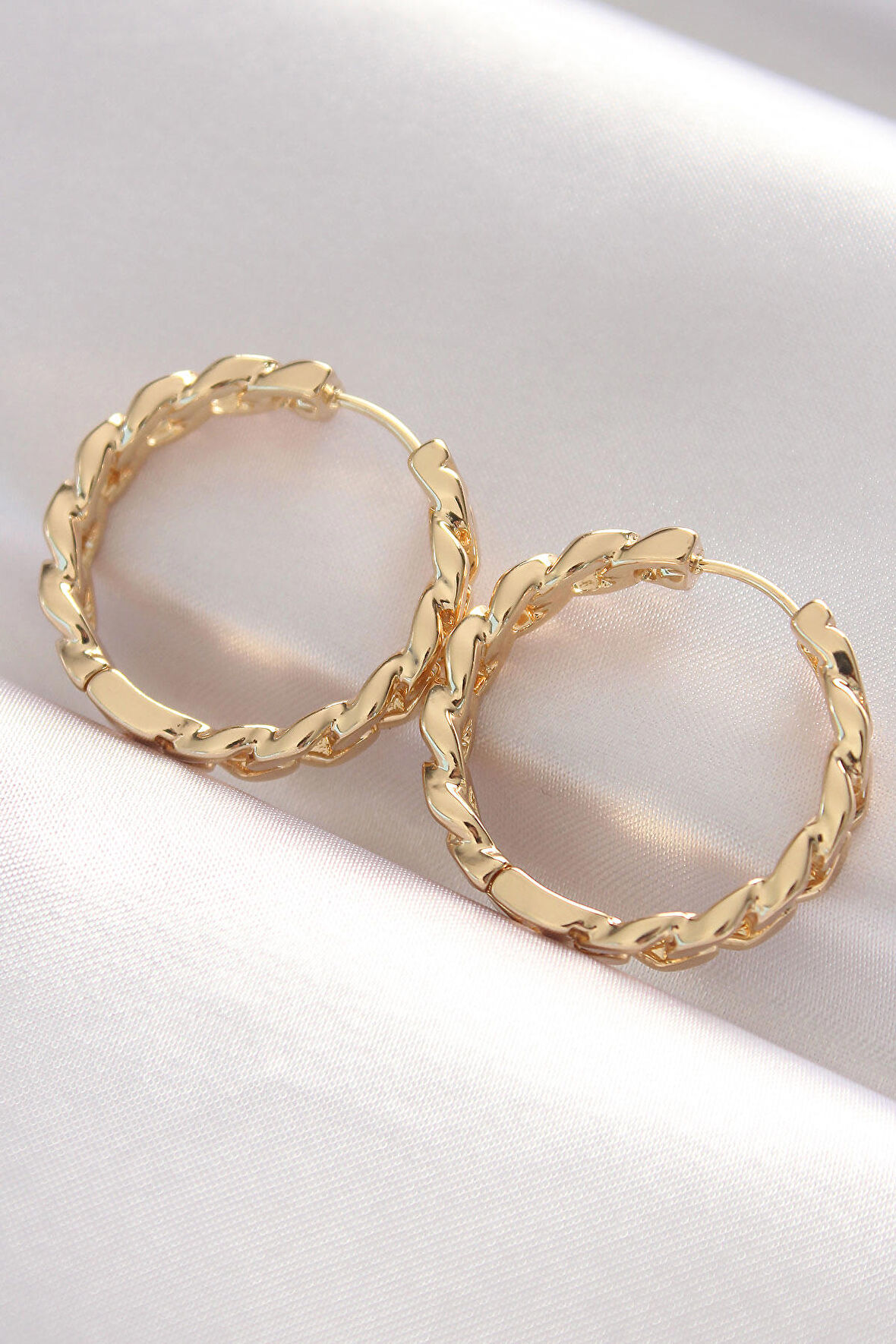 Pirinç Gold Renk Zincir Model Halka Küpe - EBJ240601W24745