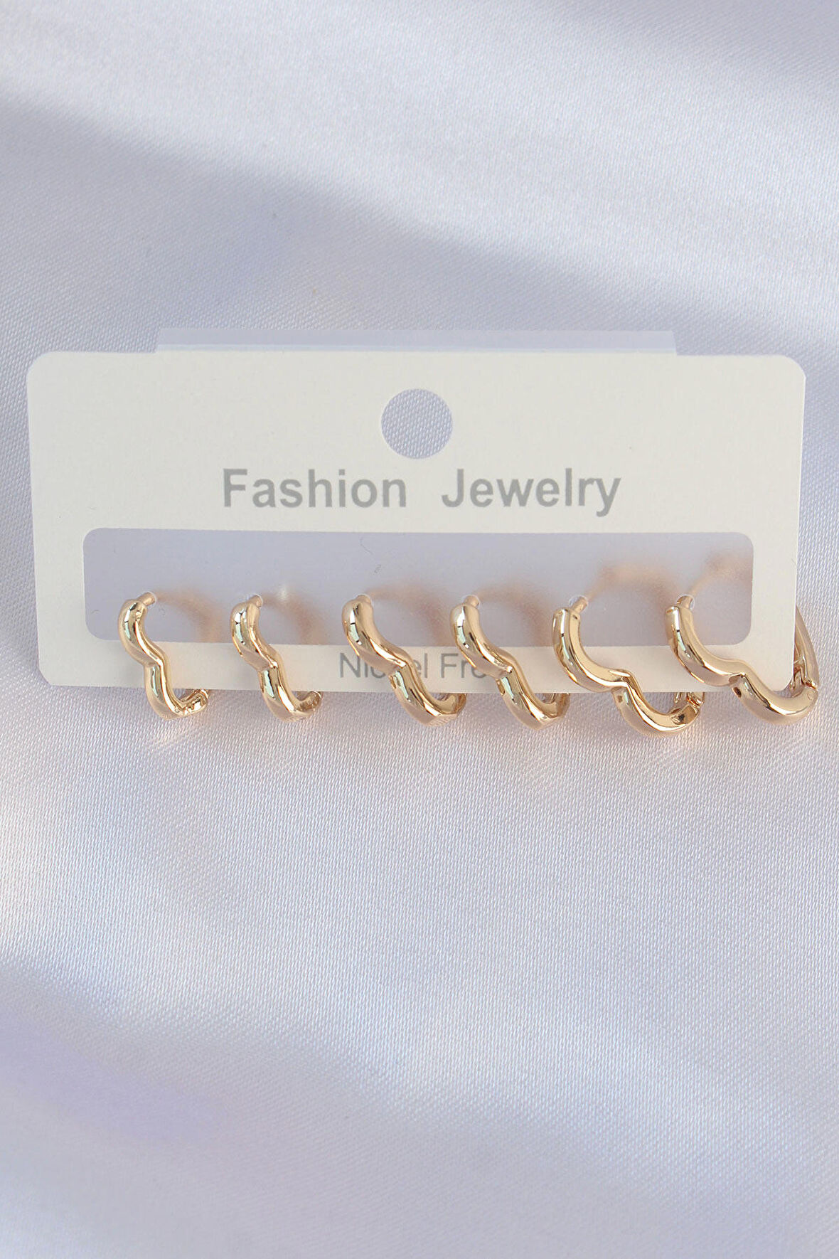 Pirinç Gold Renk Kalp Model Küpe Seti - EBJ240601W24767