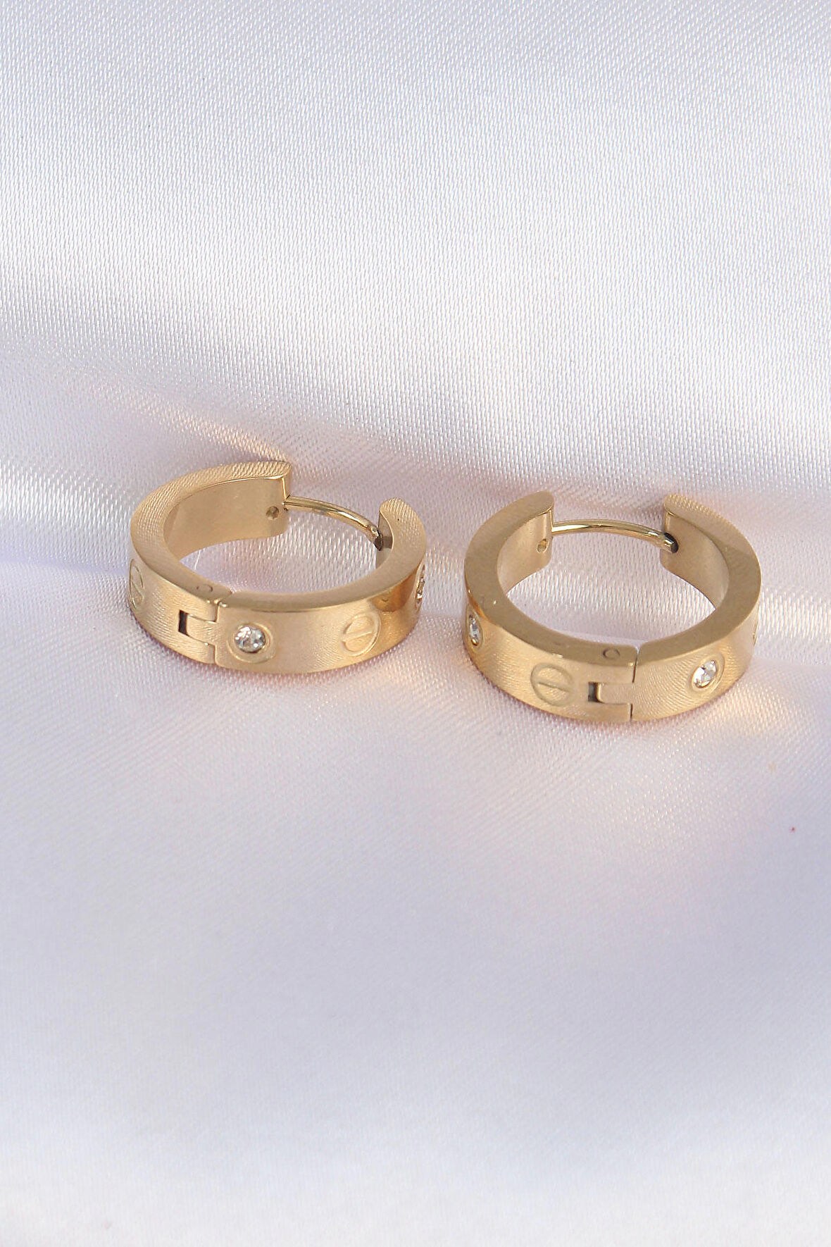 316L Çelik Gold Renk Zirkon Taşlı Cartier Model Halka Küpe - EBJ240613W24952