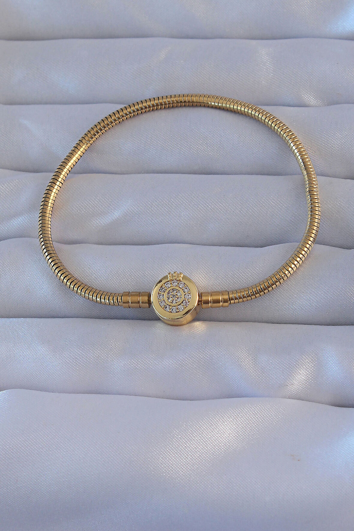 Pirinç Gold Renk Zirkon Taşlı Charm Bileklik - EBJ240820W26569