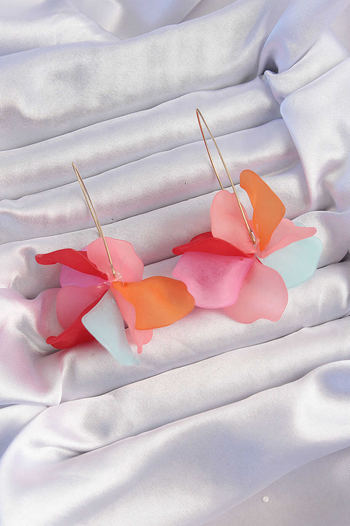 Pirinç Karışık Soft Renkli Flora Küpe - EBJ240820W26623