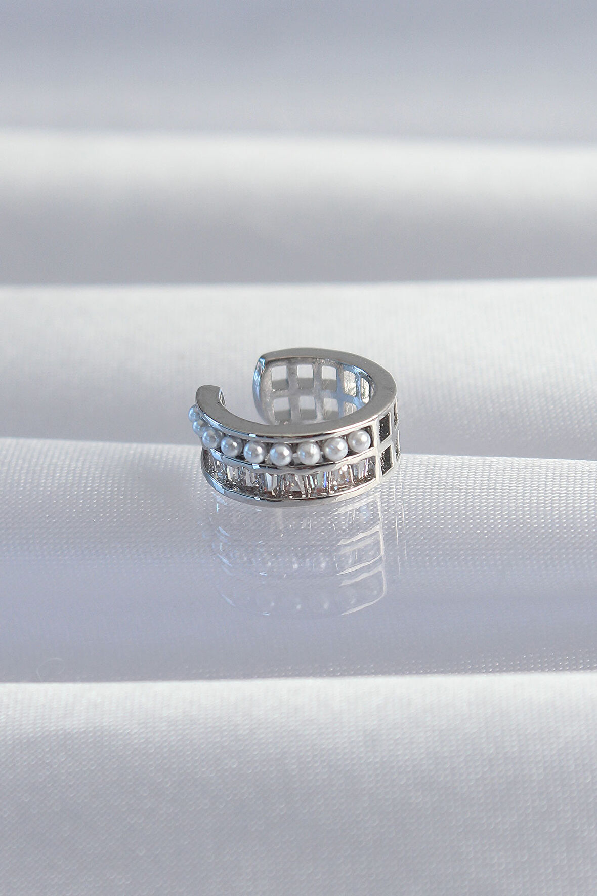 Pirinç Gümüş Renk İncili Baget Taşlı Earcuff Küpe - EBJ240820W26738