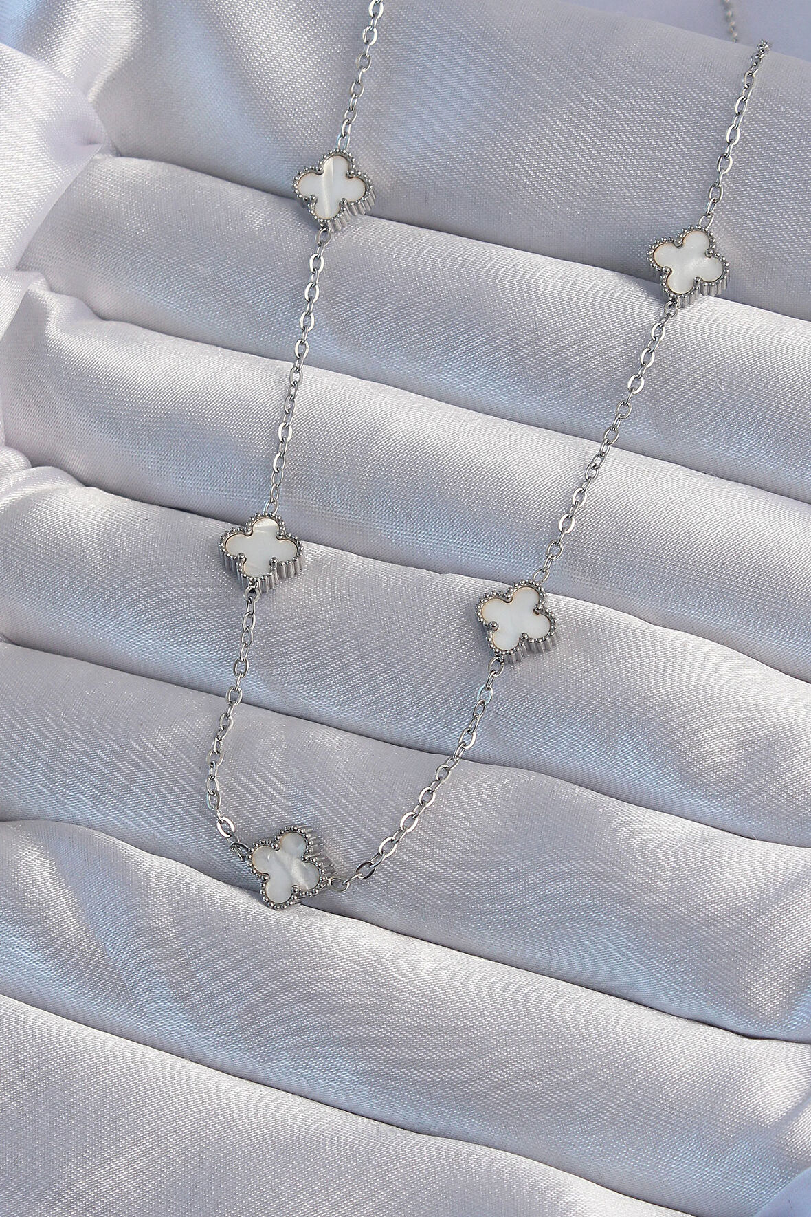 316L Çelik Gümüş Renk Minimal Beyaz Sedefli Yonca Kolye - EBJ240822W26883