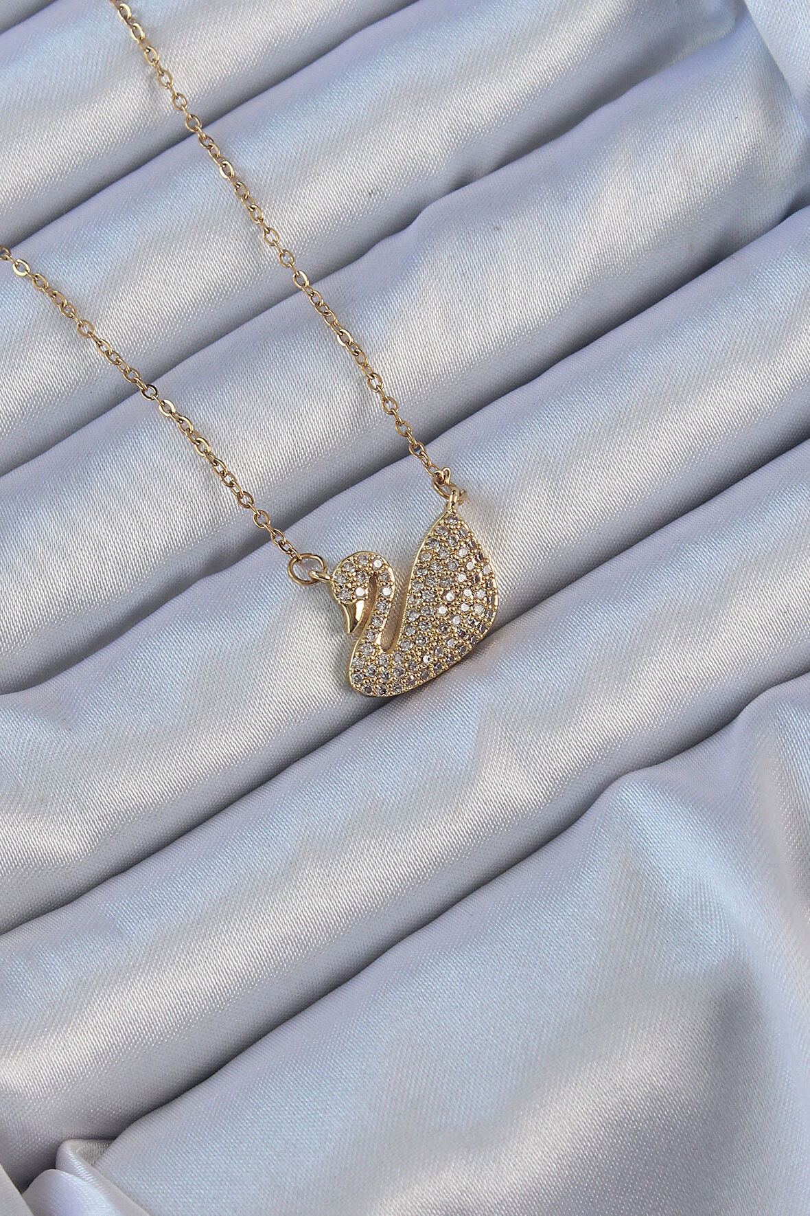 316L Çelik Zincir Altın Renk Zirkon Taşlı Kuğu Kolye - EBJ240912W27907