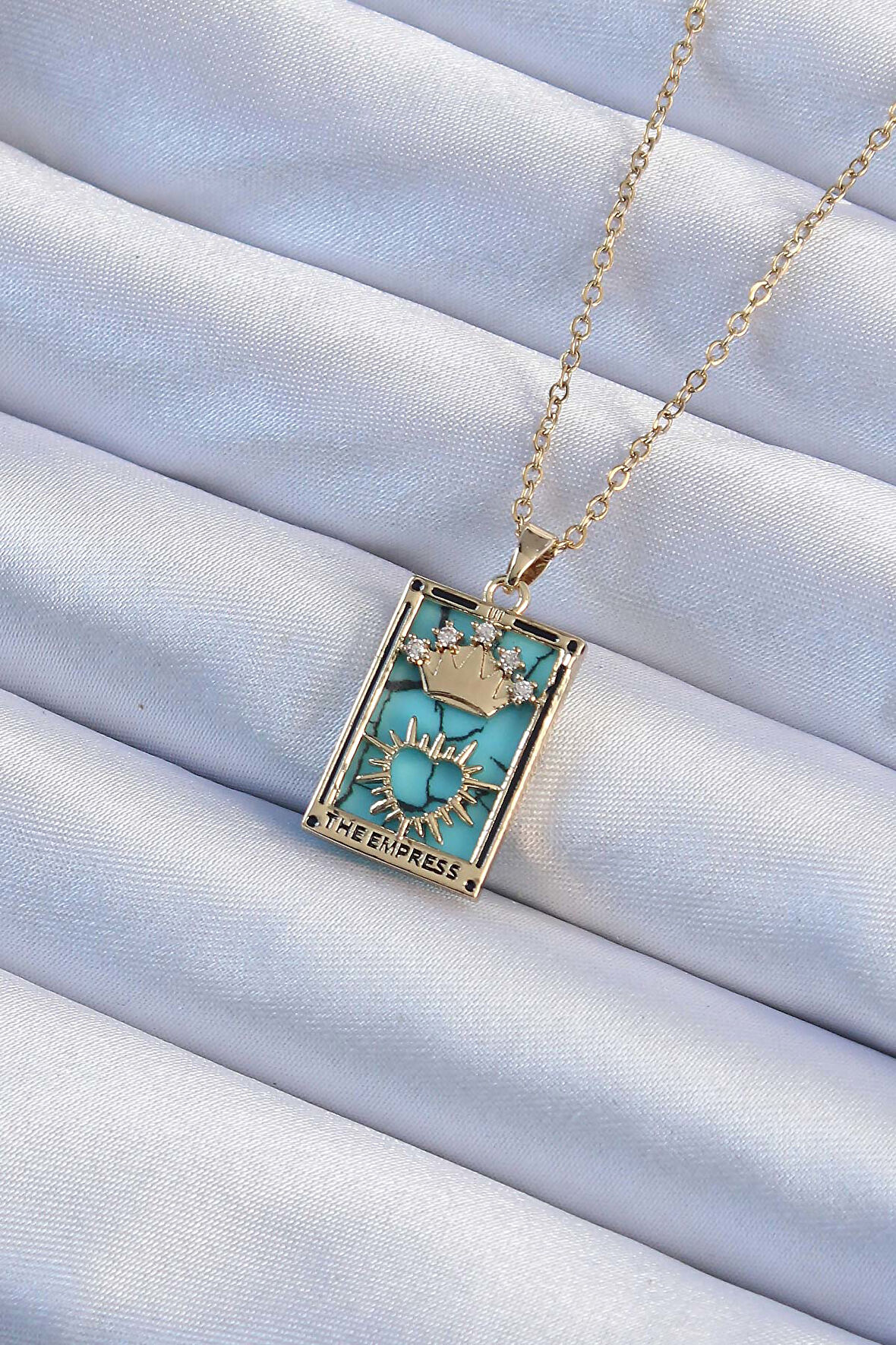 Altın Renk Zirkon Taşlı Mavi Mermer Desenli Taç Model Tarot Kolye - EBJ240920W28229