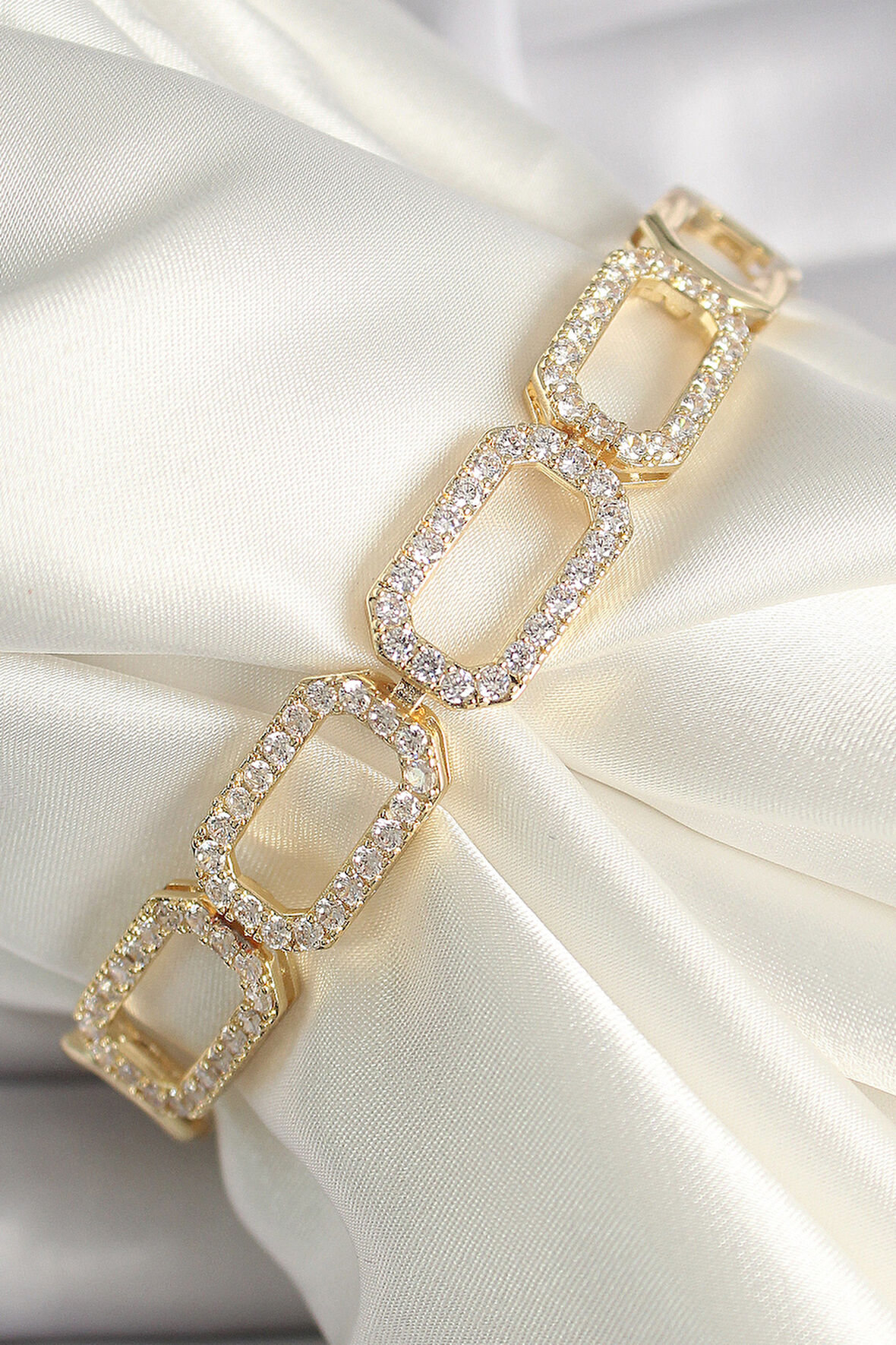 Gold Renk Zirkon Taşlı Zincir Model Xuping VIP Exclusive Seri Bileklik - EBJ241130W29603