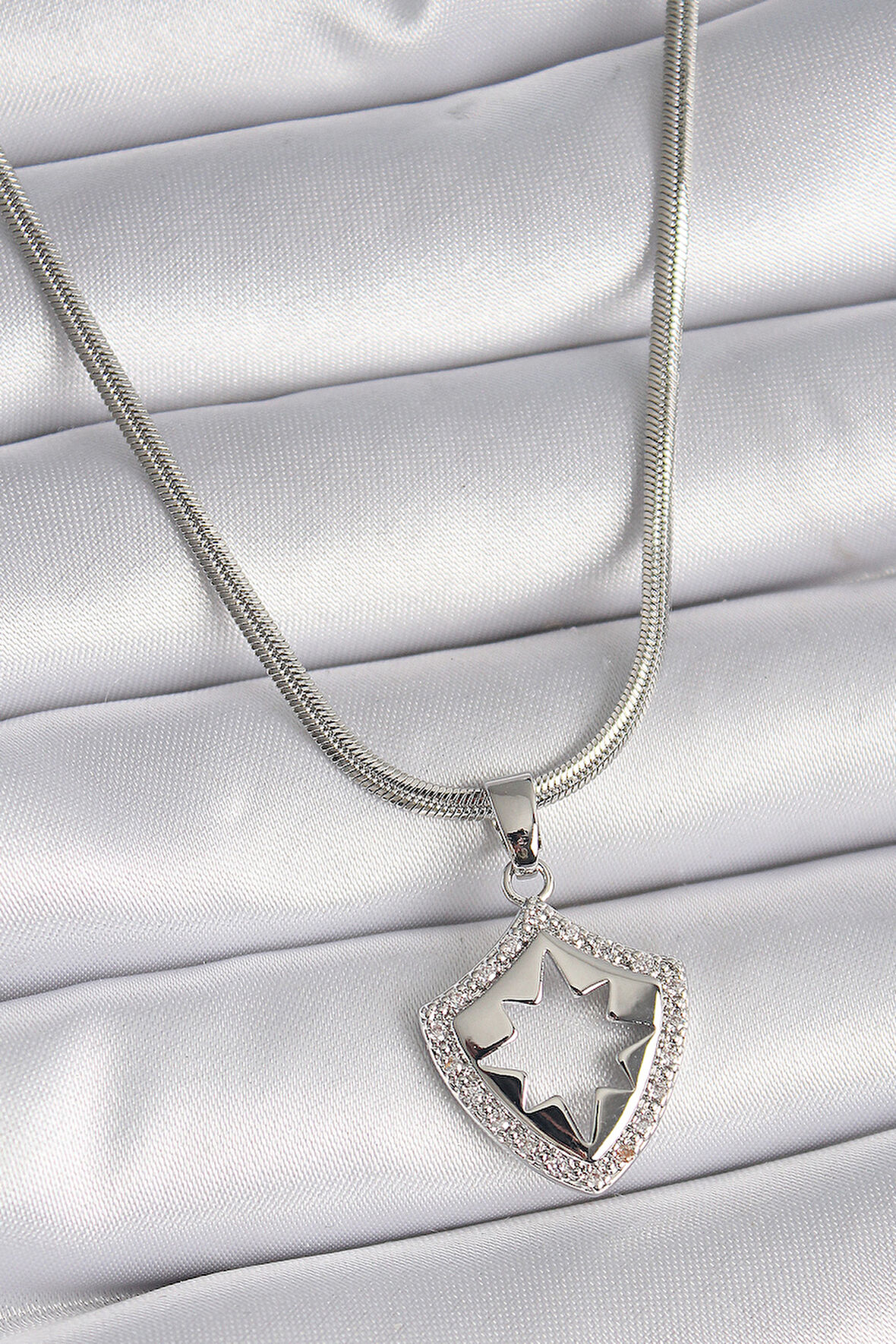 Gümüş Renk İtalyan Zincir Zirkon Taşlı Kutup Yıldızı İşleme Model Kadın Kolye - EBJ241130W29612