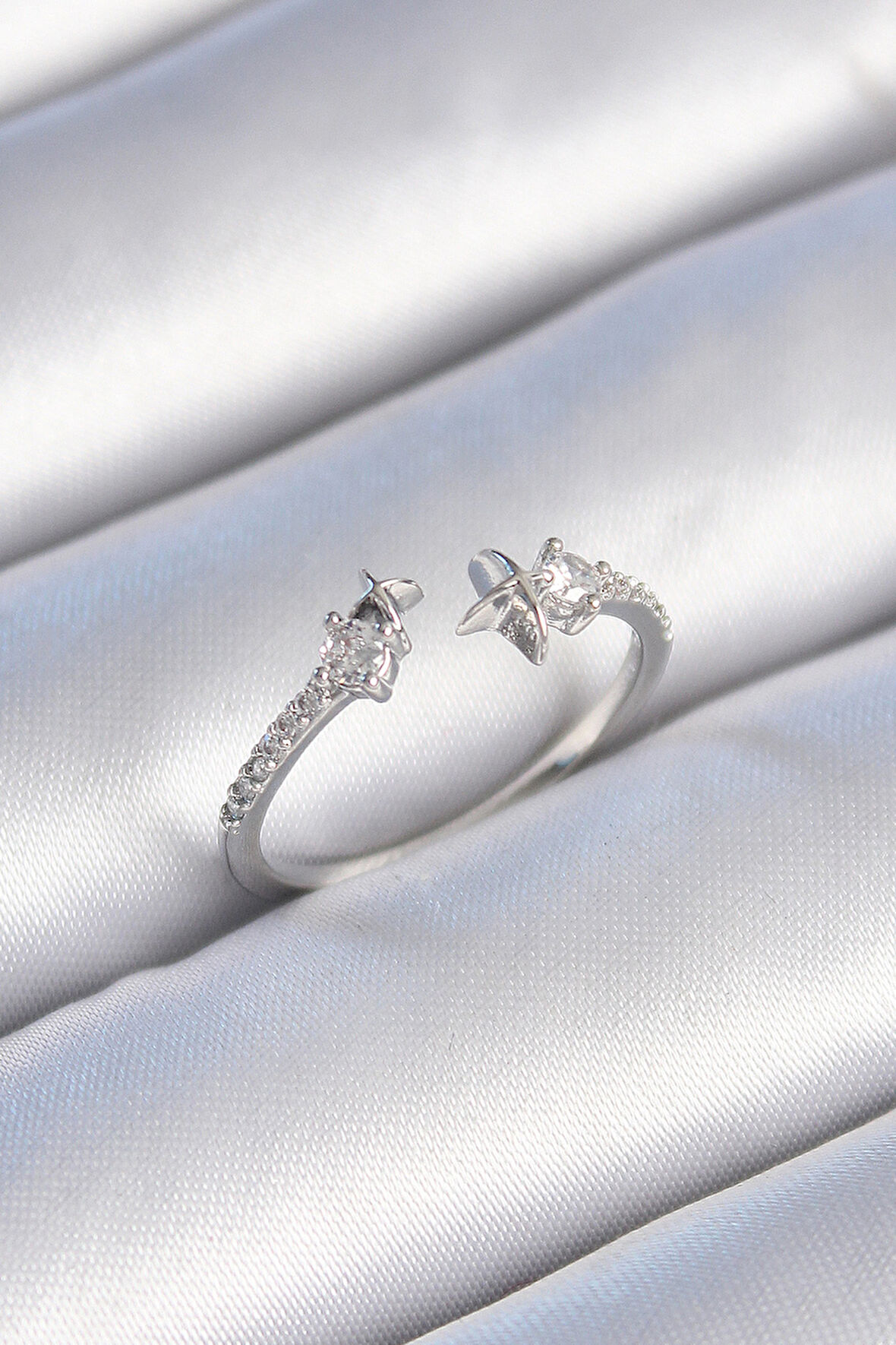 Gümüş Renk Zirkon Taş Detay Yıldız Model Kadın Yüzük - EBJ241214W29762