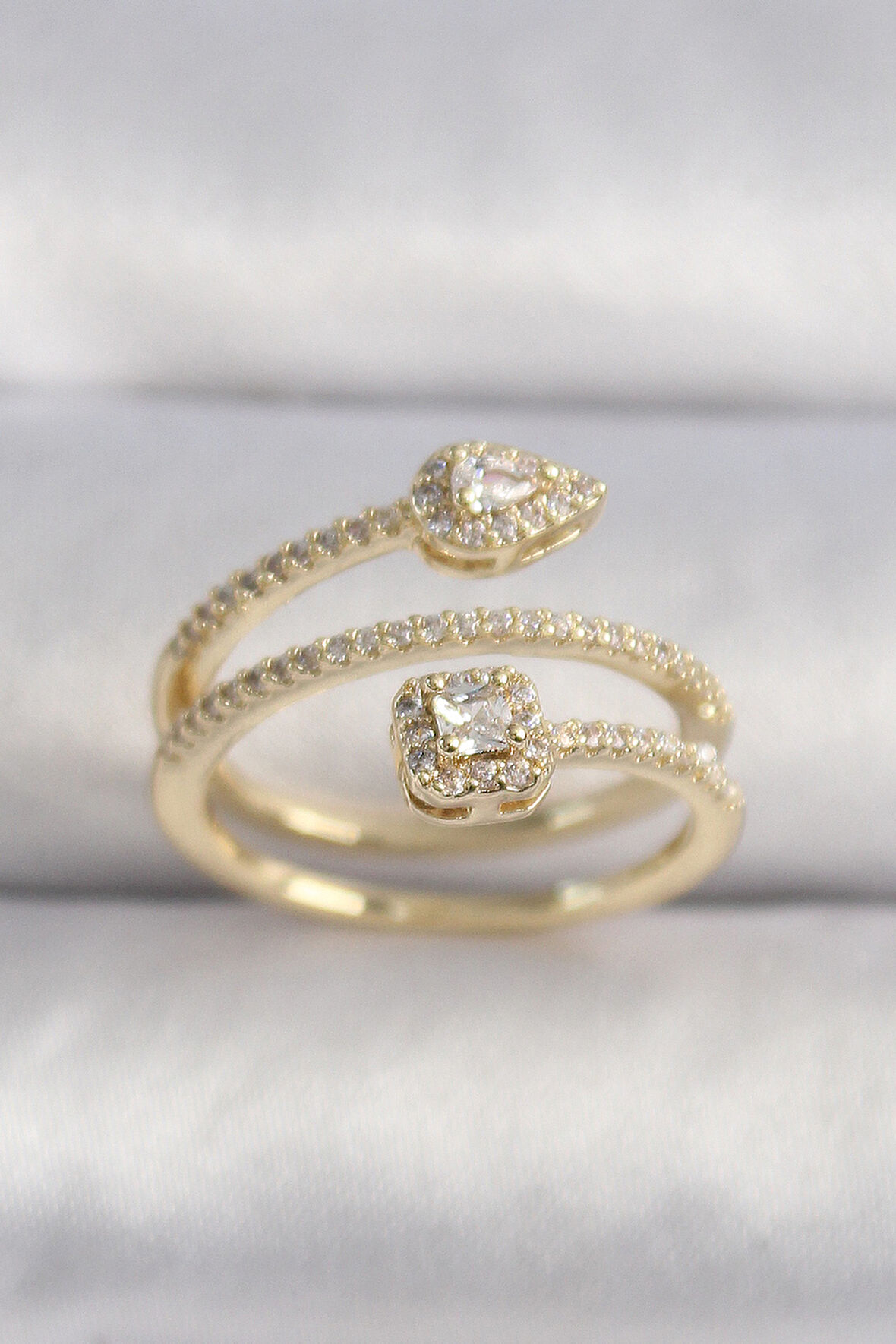Gold Renk Zirkon Taşlı Ok Model VIP Seri Kadın Yüzük - EBJ241214W29993