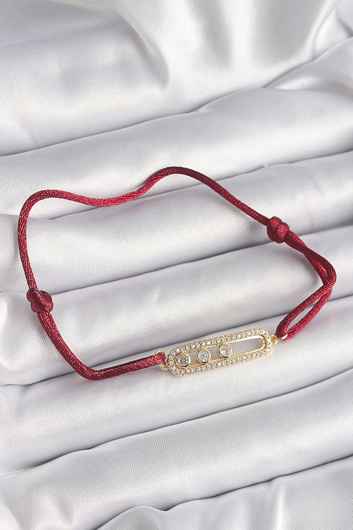 Kırmızı İpli Asansörlü Zirkon Taşlı Gold Messika Model Kadın Bileklik - EBJ241221W30061