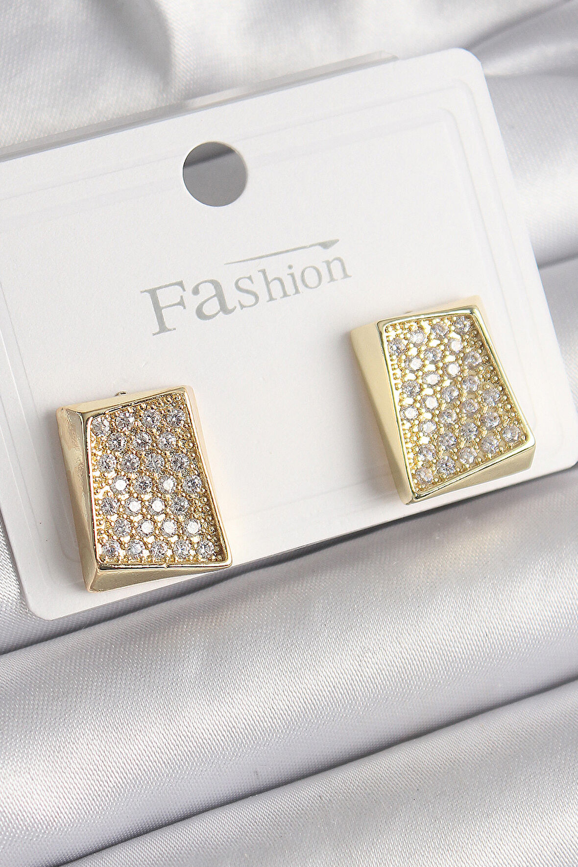 Pirinç Gold Renk Zirkon Taşlı Plaka Model Kadın Küpe - EBJ241221W30143