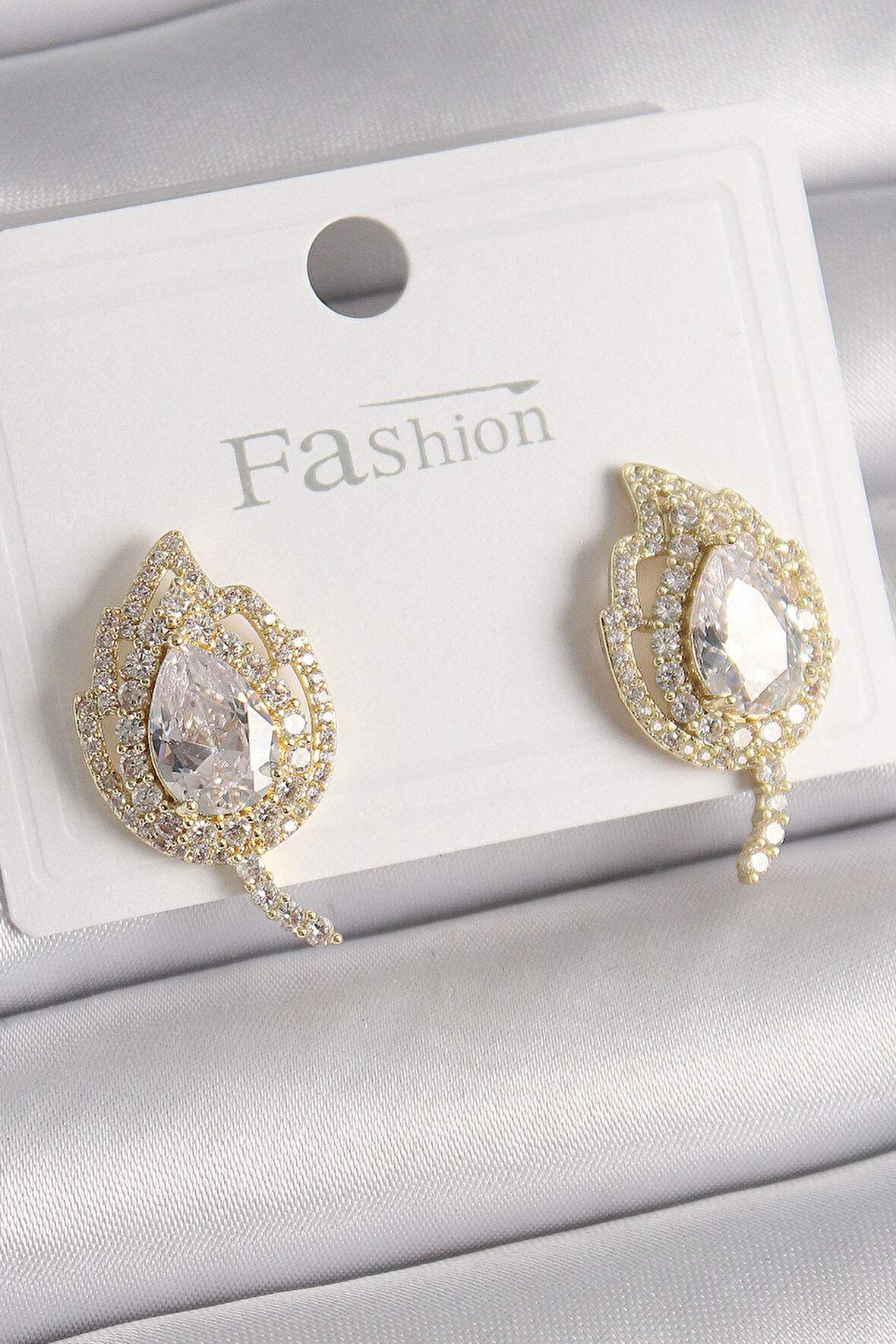 Pirinç Gold Renk Zirkon Taşlı Yaprak Model Kadın Küpe - EBJ241228W30246
