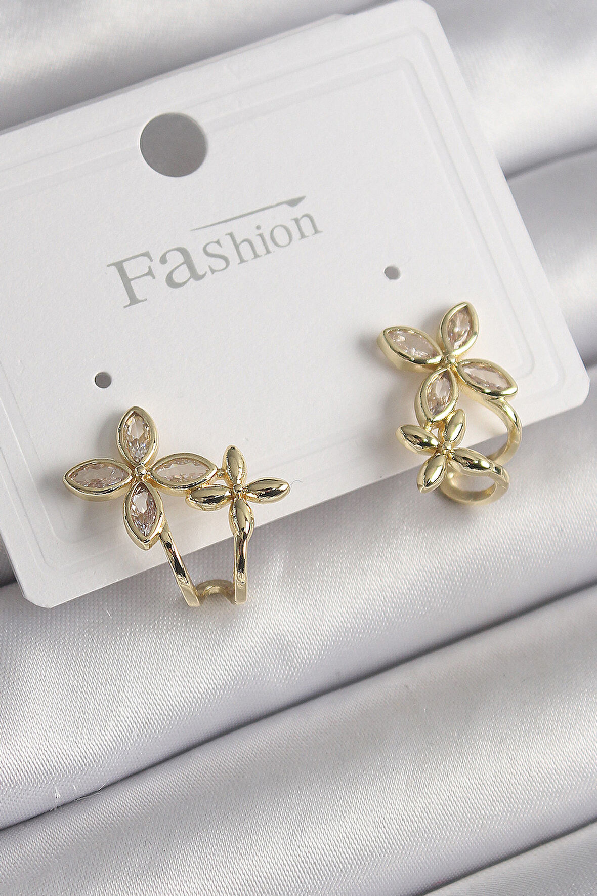 Pirinç Gold Renk Zirkon Taşlı 2'Li Çiçek Model Kadın Küpe - EBJ250113W30483