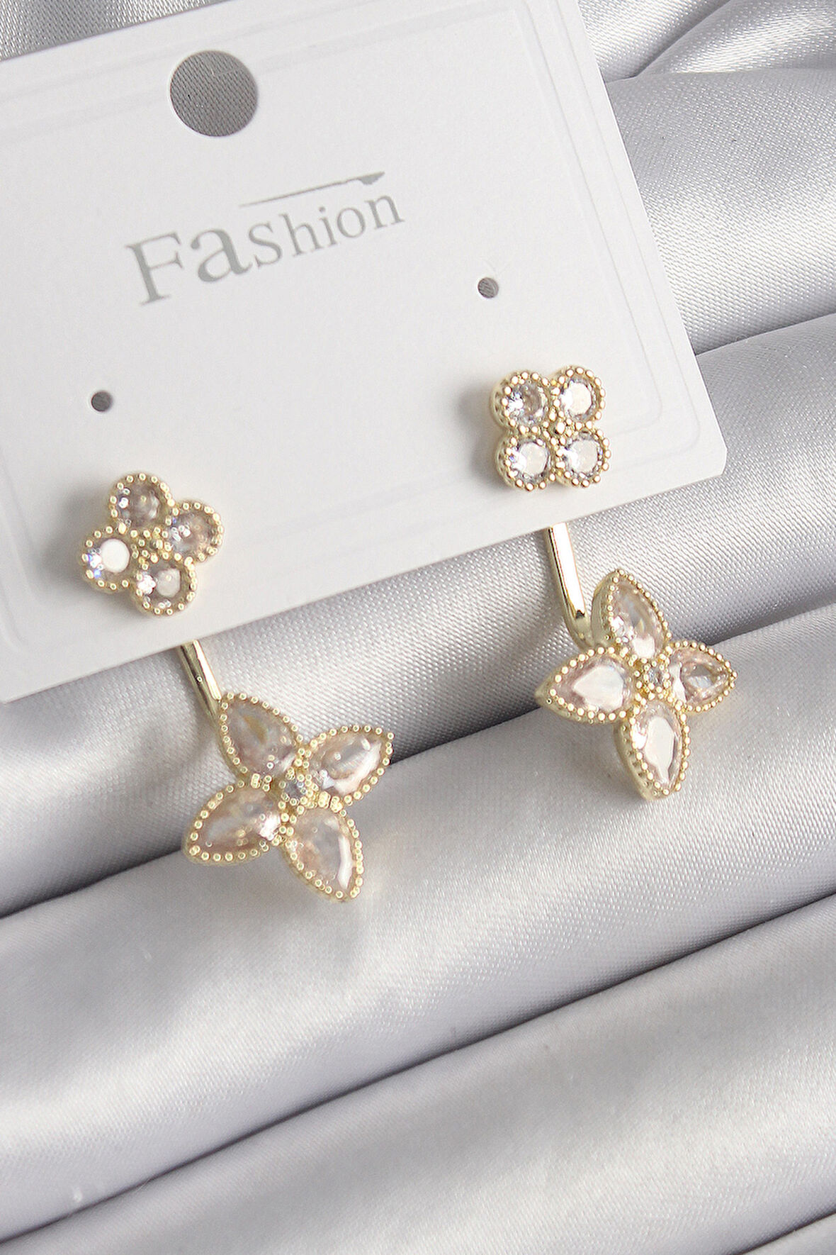 Pirinç Gold Renk Zirkon Taşlı Yonca Model Kadın Küpe - EBJ250113W30489