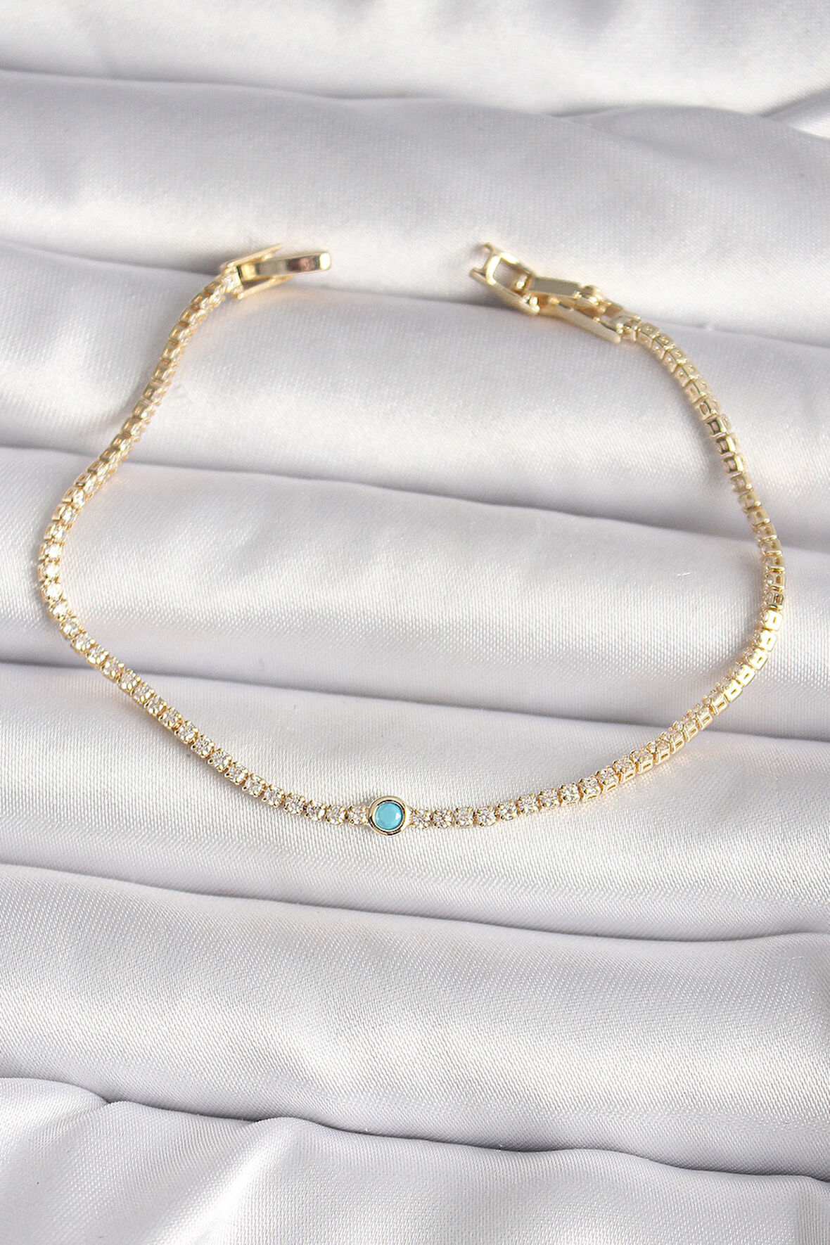Pirinç Gold Renk Su Yolu Zirkon Taşlı Mavi Taşlı Kadın Bileklik - EBJ250118W30693