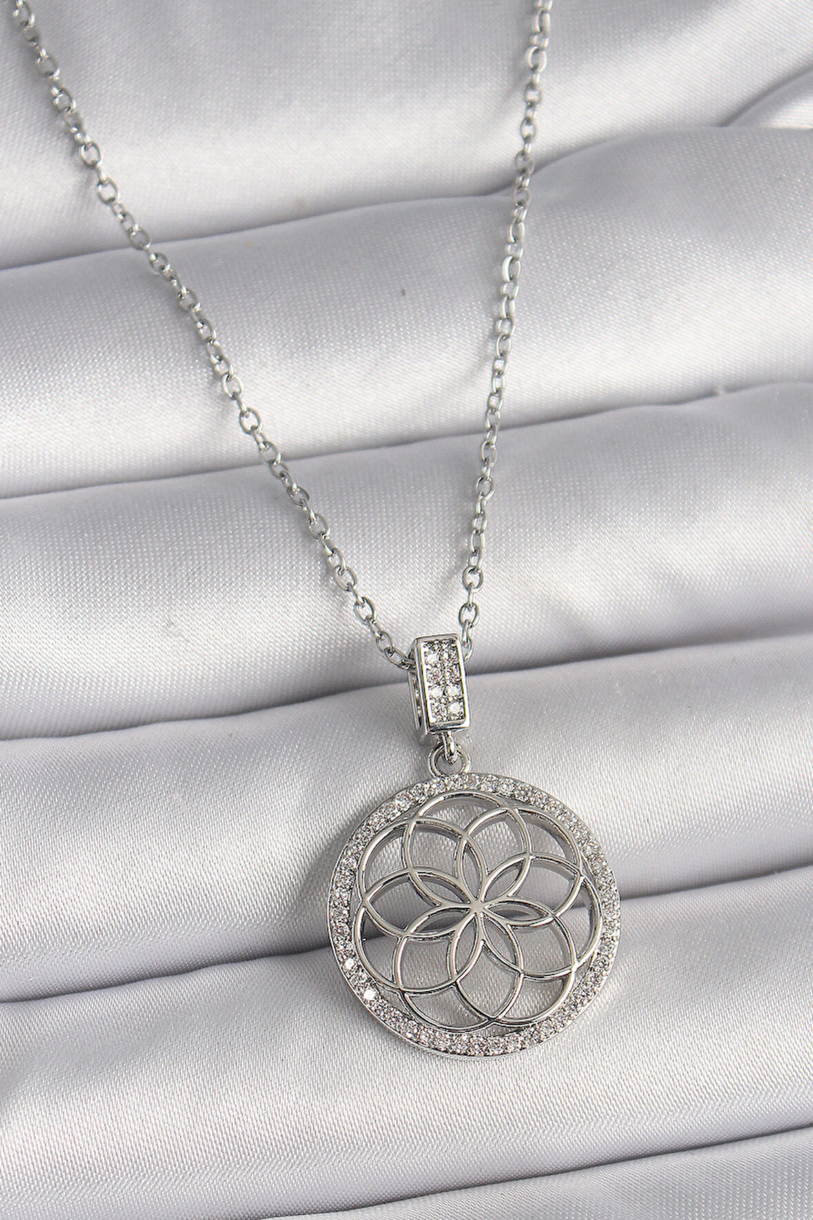 Gümüş Renk Zincir Zirkon Taşlı Lotus Model Kadın Kolye - EBJ250201W30819