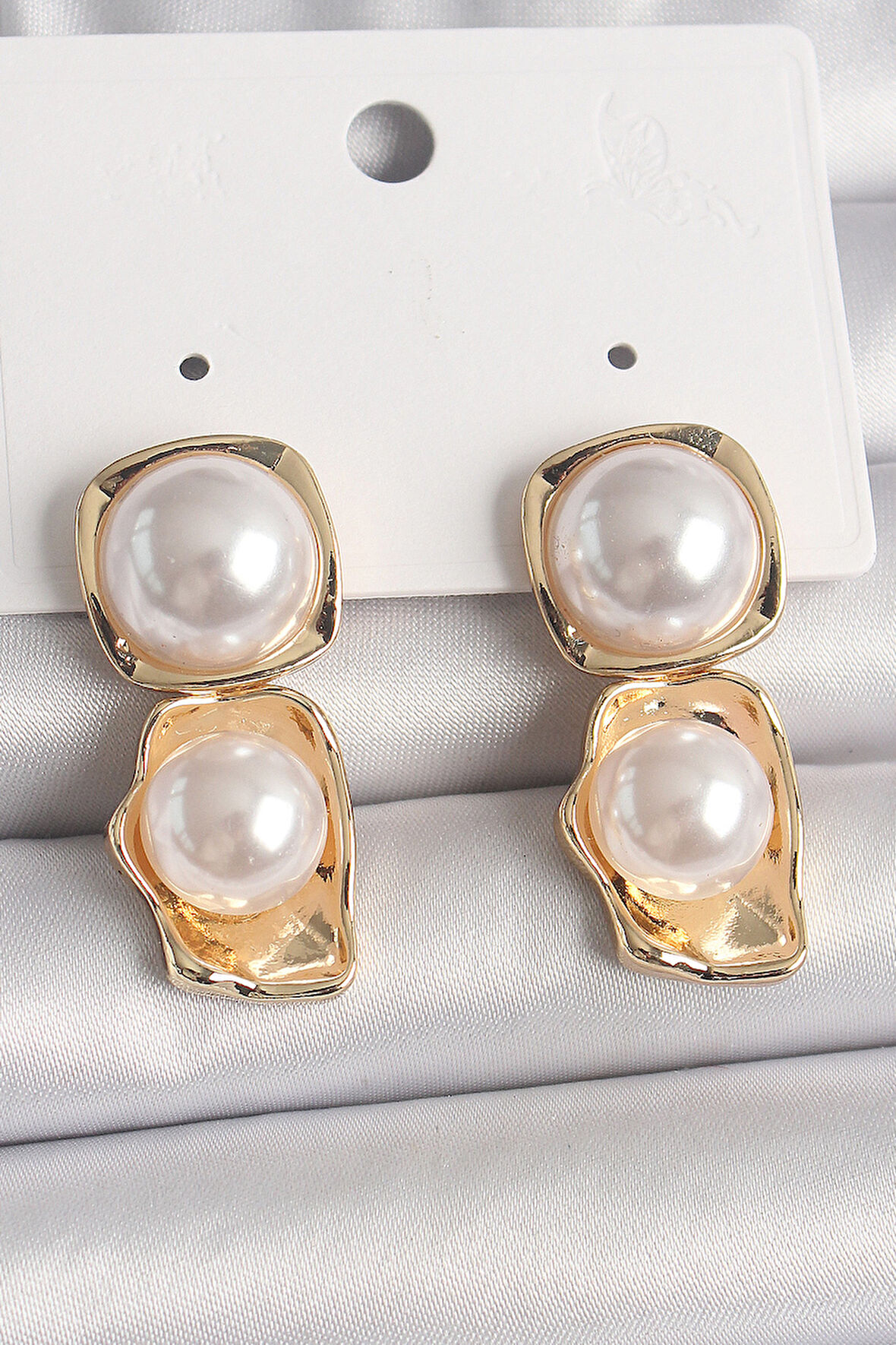 Pirinç Gold Renk İnci Kare Model Kadın Küpe - EBJ250201W30945