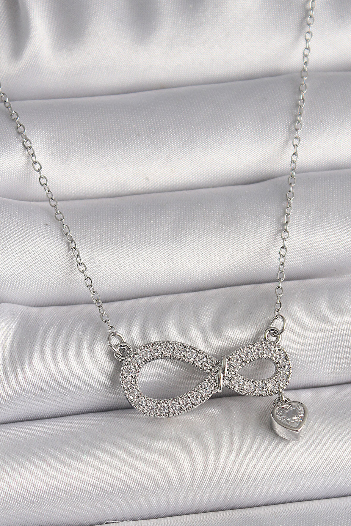 Gümüş Renk Zincir Zirkon Taşlı Sonsuzluk Model Taşlı Kalp Detay Kadın Kolye - EBJ250207W31095