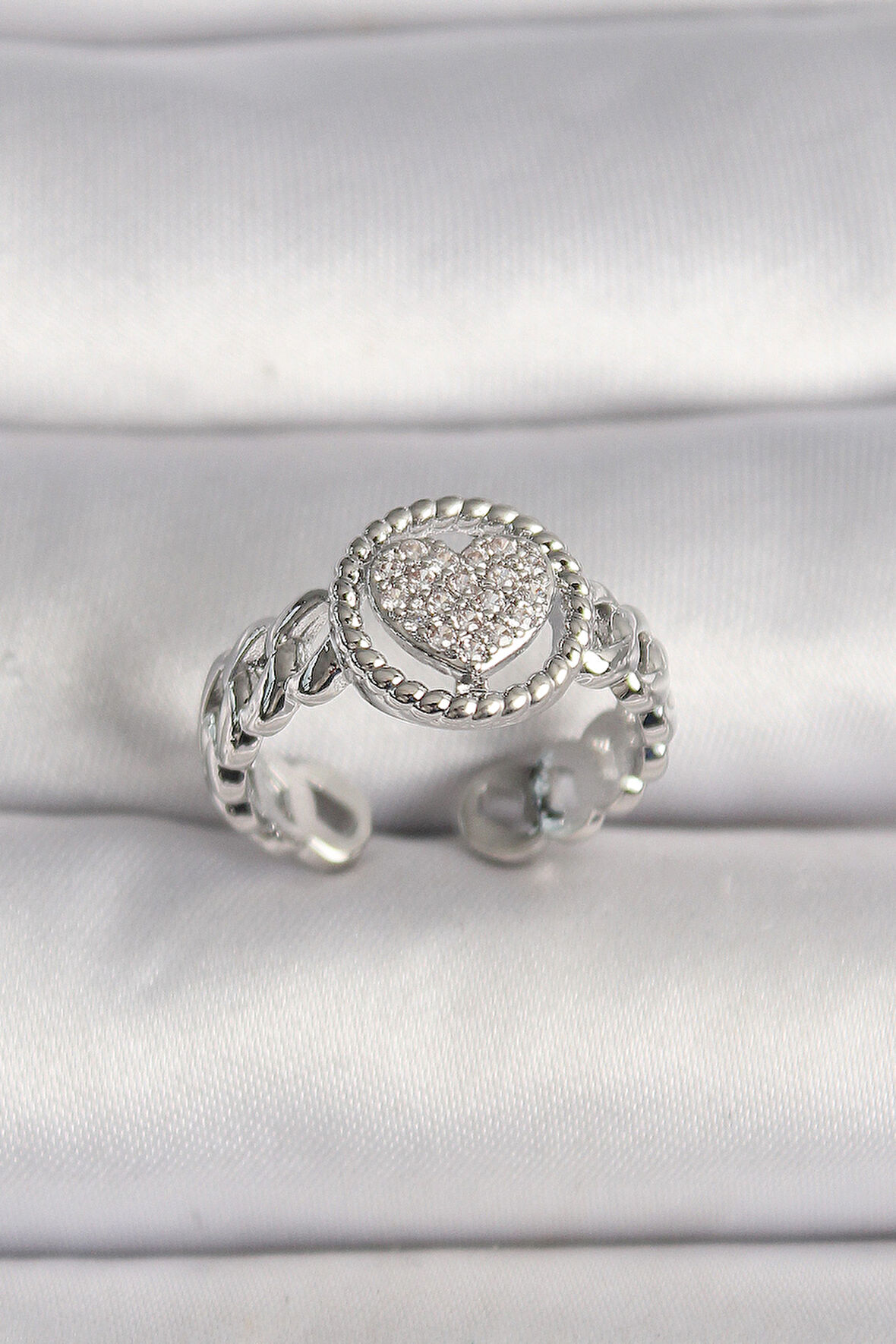 Pirinç Gümüş Renk Zincir Model Zirkon Taşlı Kalp Model Kadın Yüzük - EBJ250207W31135