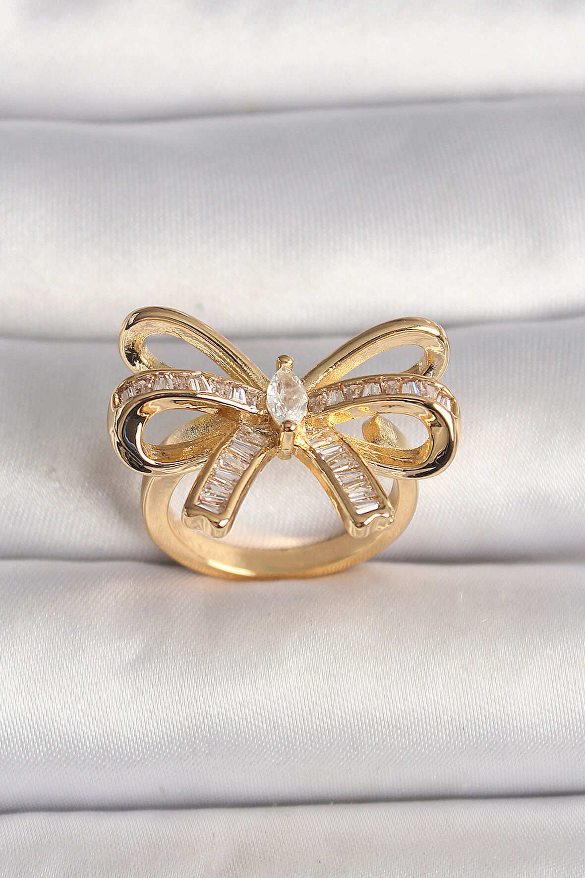 Pirinç Gold Renk Ayarlanabilir Zirkon Taşlı Kurdele Model Kadın Yüzük - EBJ250207W31140