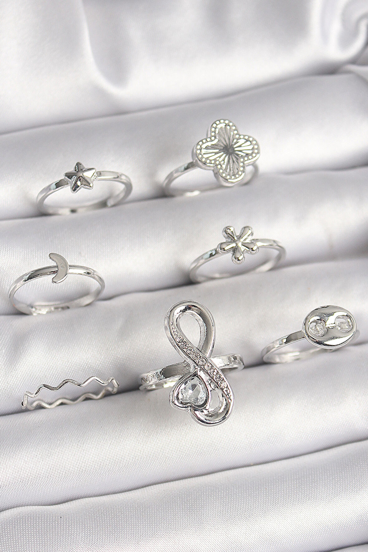 Pirinç Gümüş Renk Yonca Figür Sonsuzluk Zirkon Taşlı Kalp Detay Kadın Yüzük Seti - EBJ250412W32473