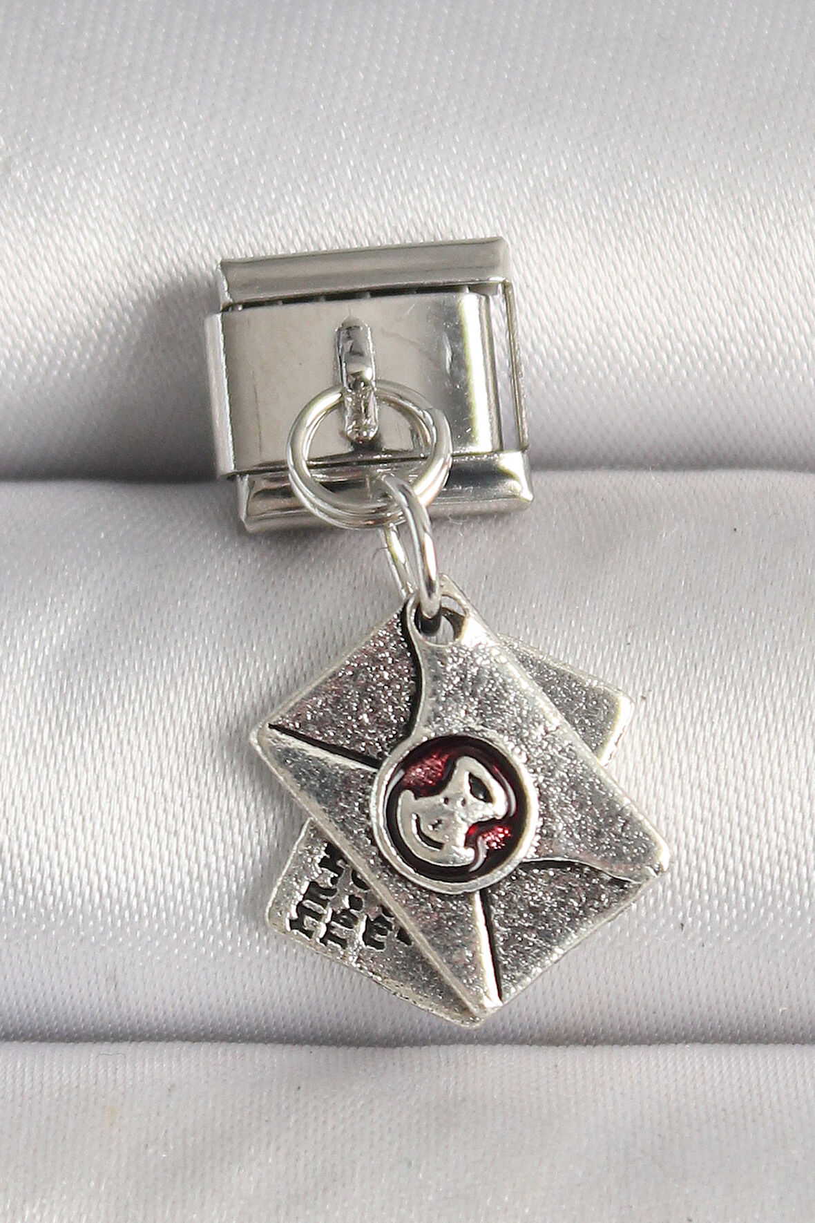 Gümüş Renk Mektup Model Nomination Charm - EBJ250501W32861