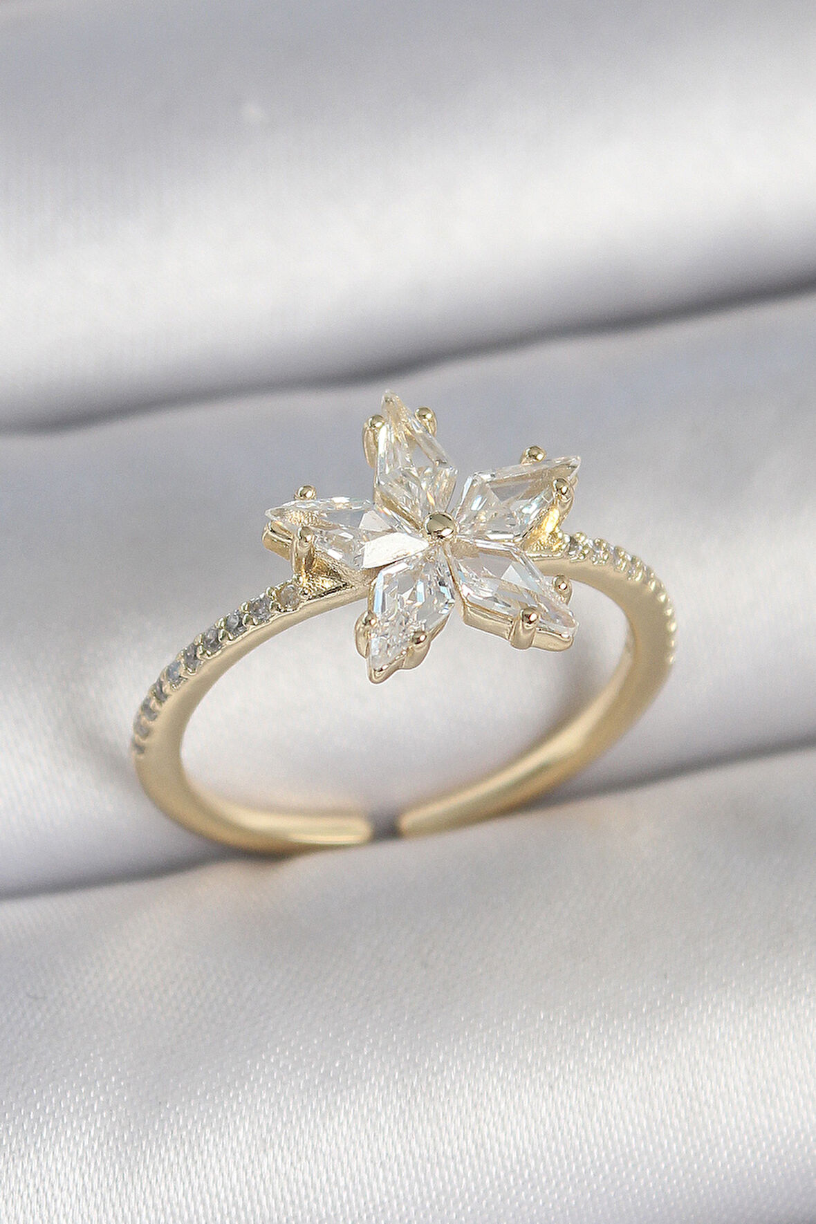 Pirinç Gold Renk Zirkon Taşlı Yıldız Model Ayarlanabilir Kadın Yüzük - EBJ250501W33611