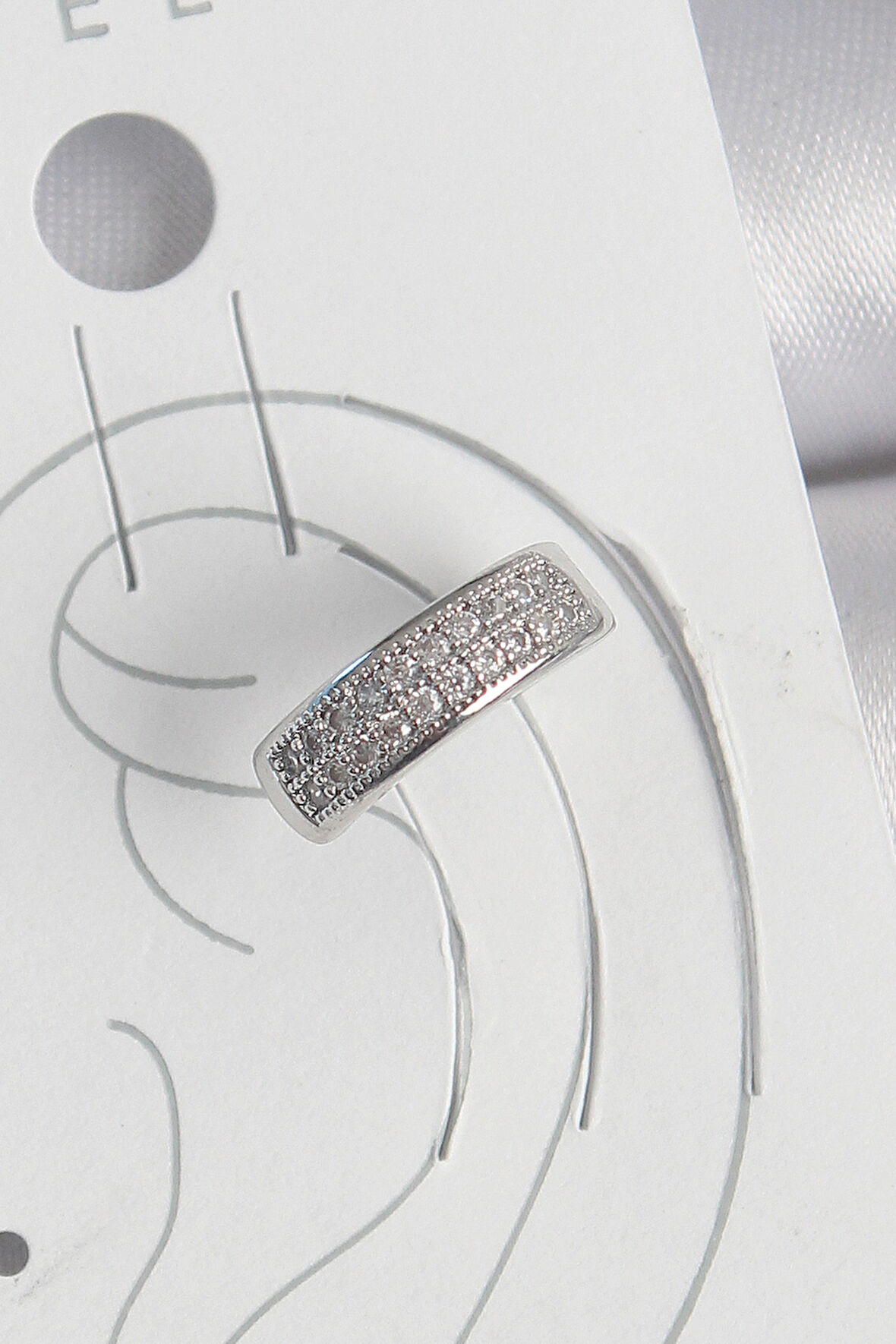 Pirinç Gümüş Renk Zirkon Taşlı Kıkırdak Model Kadın Küpe - EBJ250522W34170