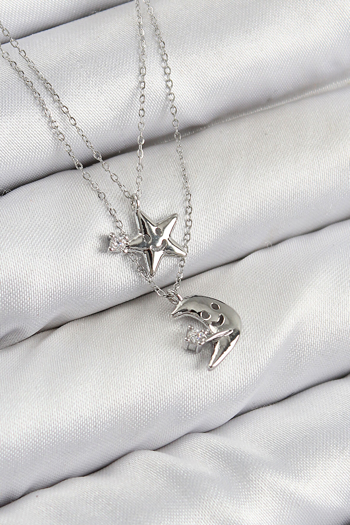 Pirinç Zirkon Taşlı Yıldız Ve Ay Model Gümüş Renk Kadın Kolye - EBJ250802W37076