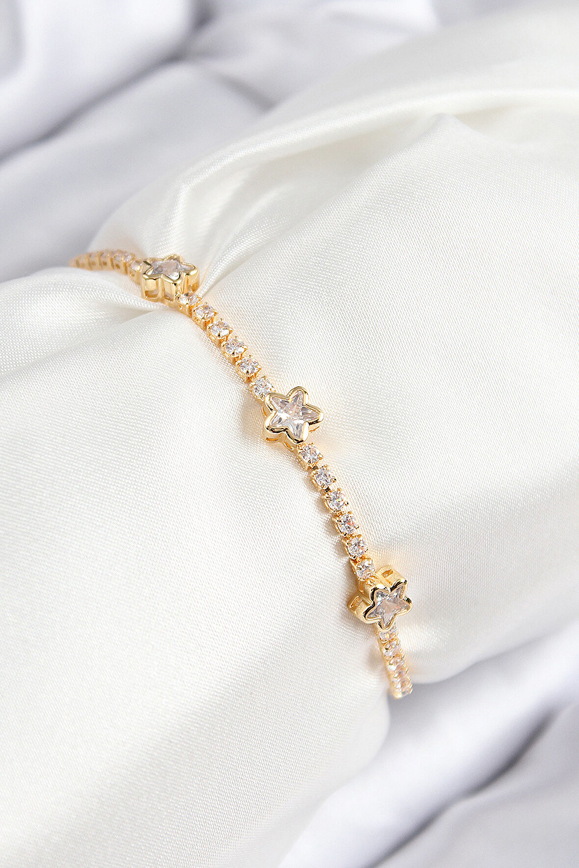 Pirinç Zirkon Taşlı Yıldız Model Gold Renk Asansörlü Kadın Bileklik - EBJ250816W37444