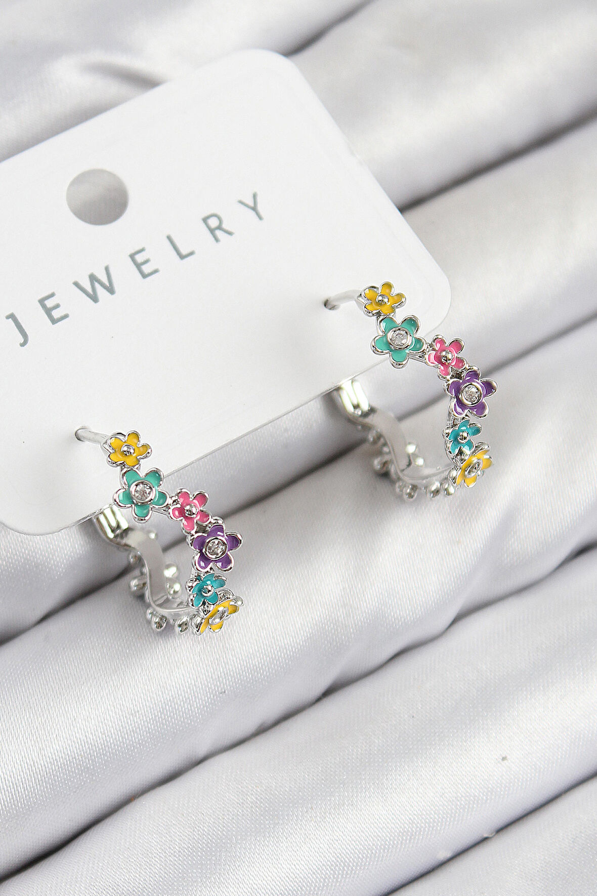 Pirinç Renkli Papatya Model Gümüş Renk Kadın Küpe - EBJ250816W37160